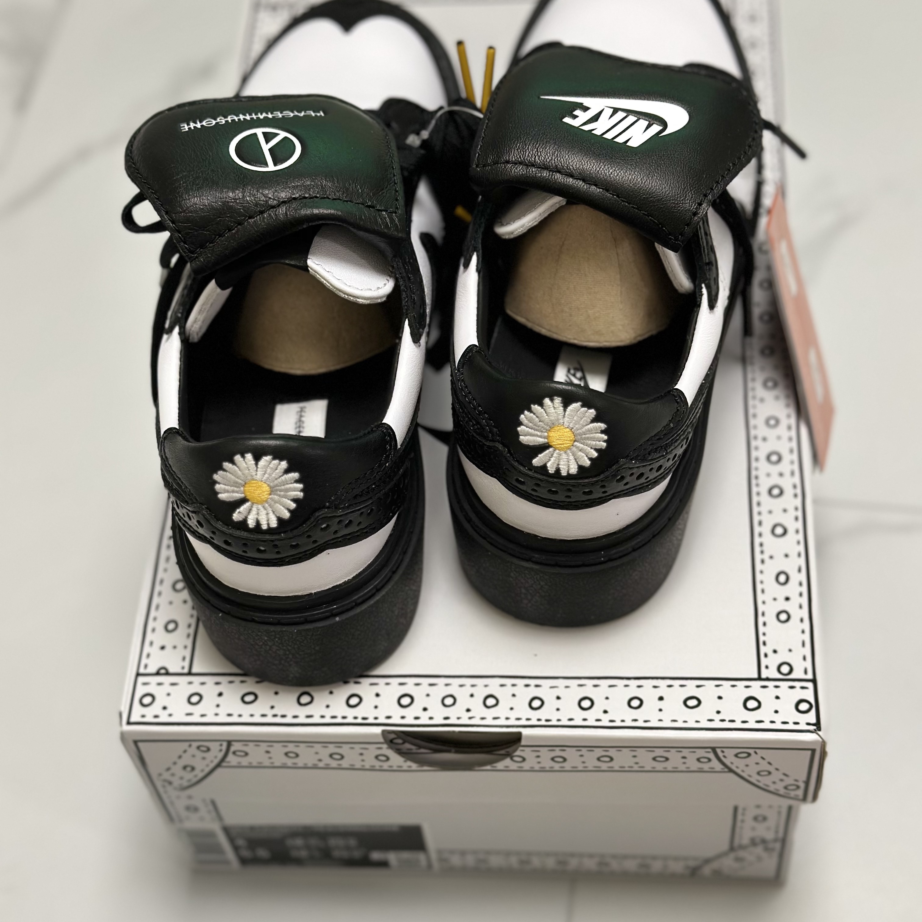 Nike x Peaceminusone Kwondo1 Black and White 착용 스타일 - 3