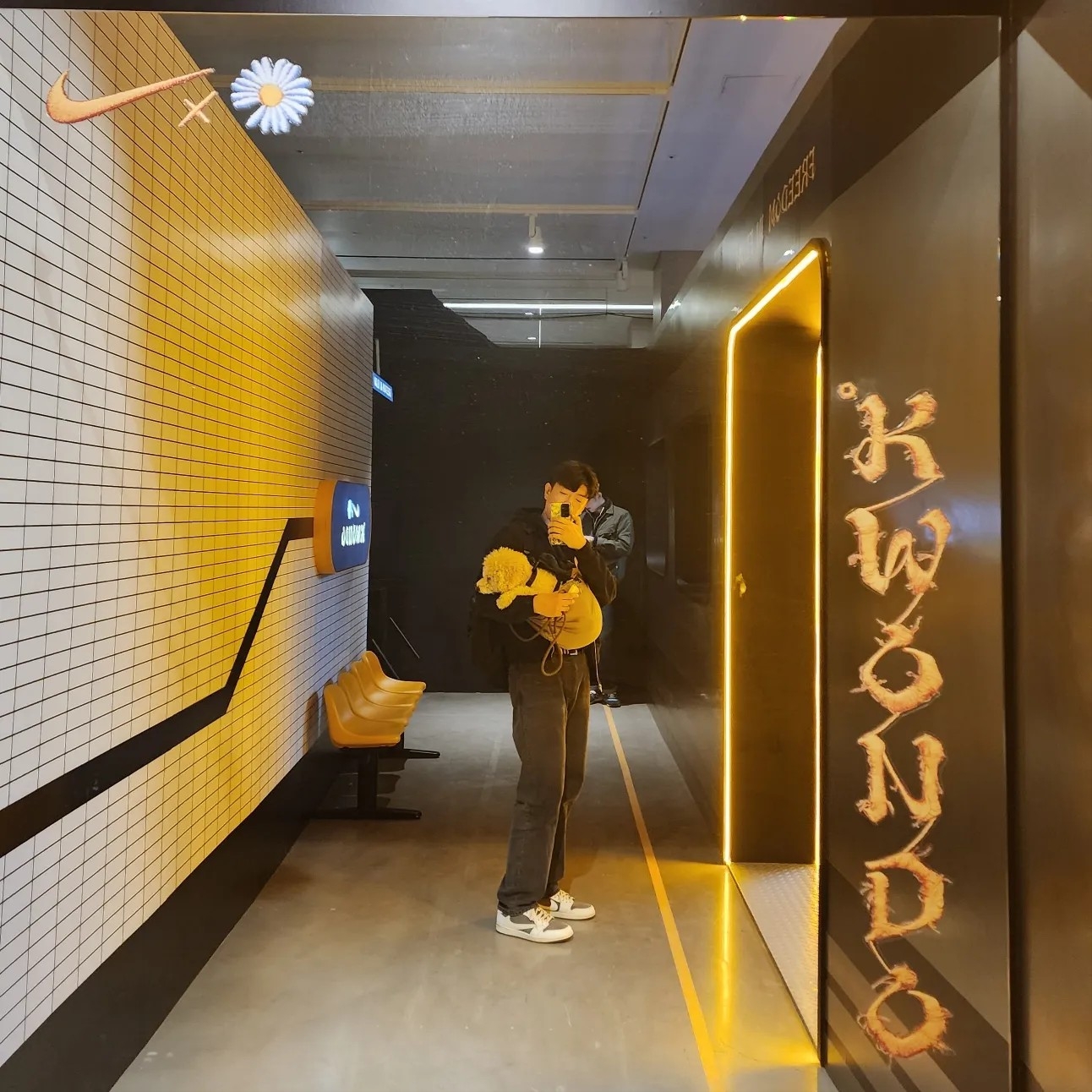 Jordan 1 x Travis Scott Retro Low OG SP Sail and Ridgerock, Stussy Basic Stussy Zip Hoodie Black 2022 착용 스타일 - 1