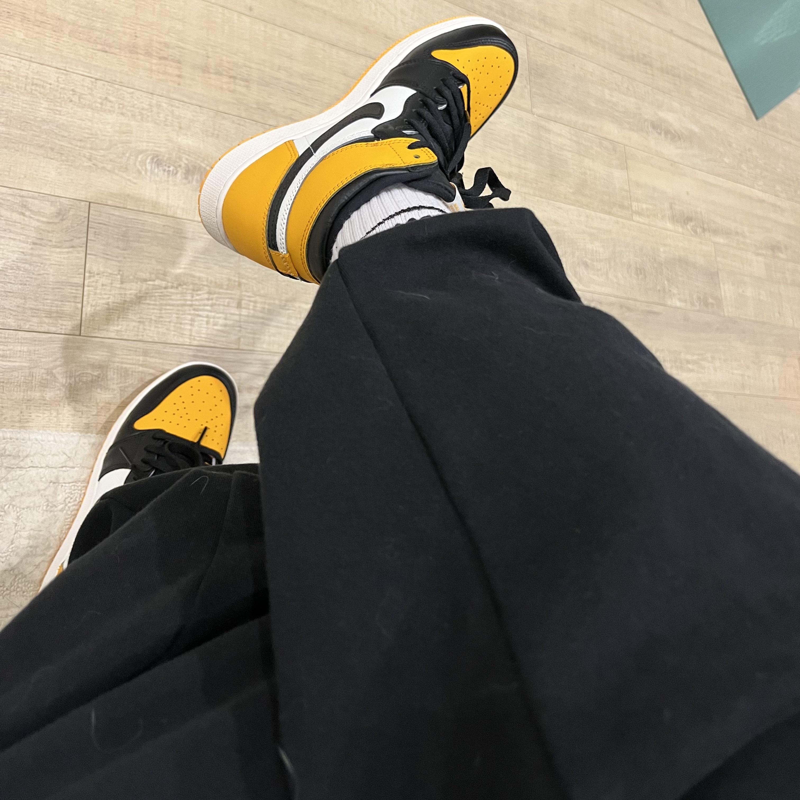 (GS) Jordan 1 Retro High OG Taxi 착용 스타일 - 4