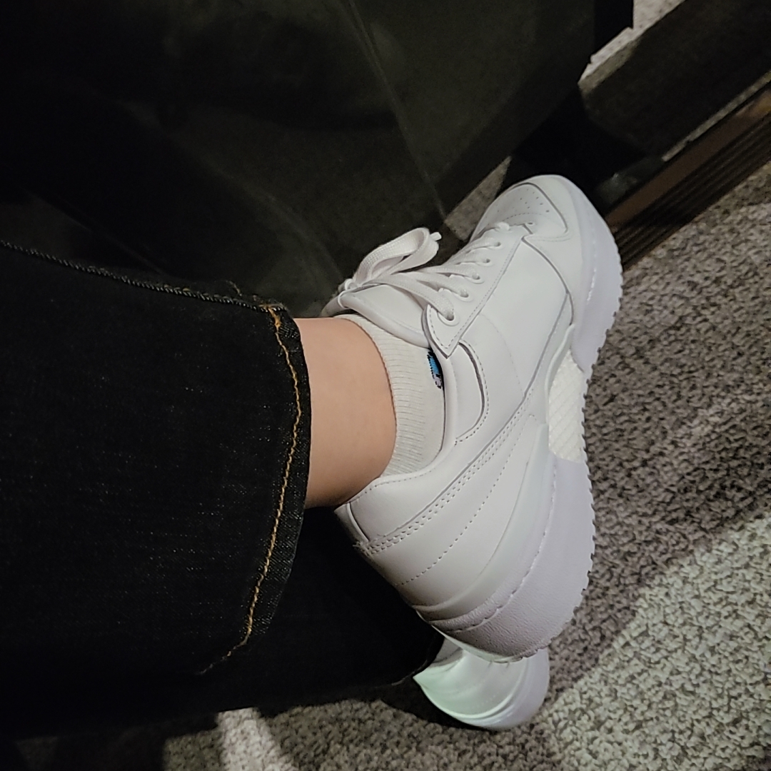 (W) Adidas Forum Bold Cloud White 착용 스타일