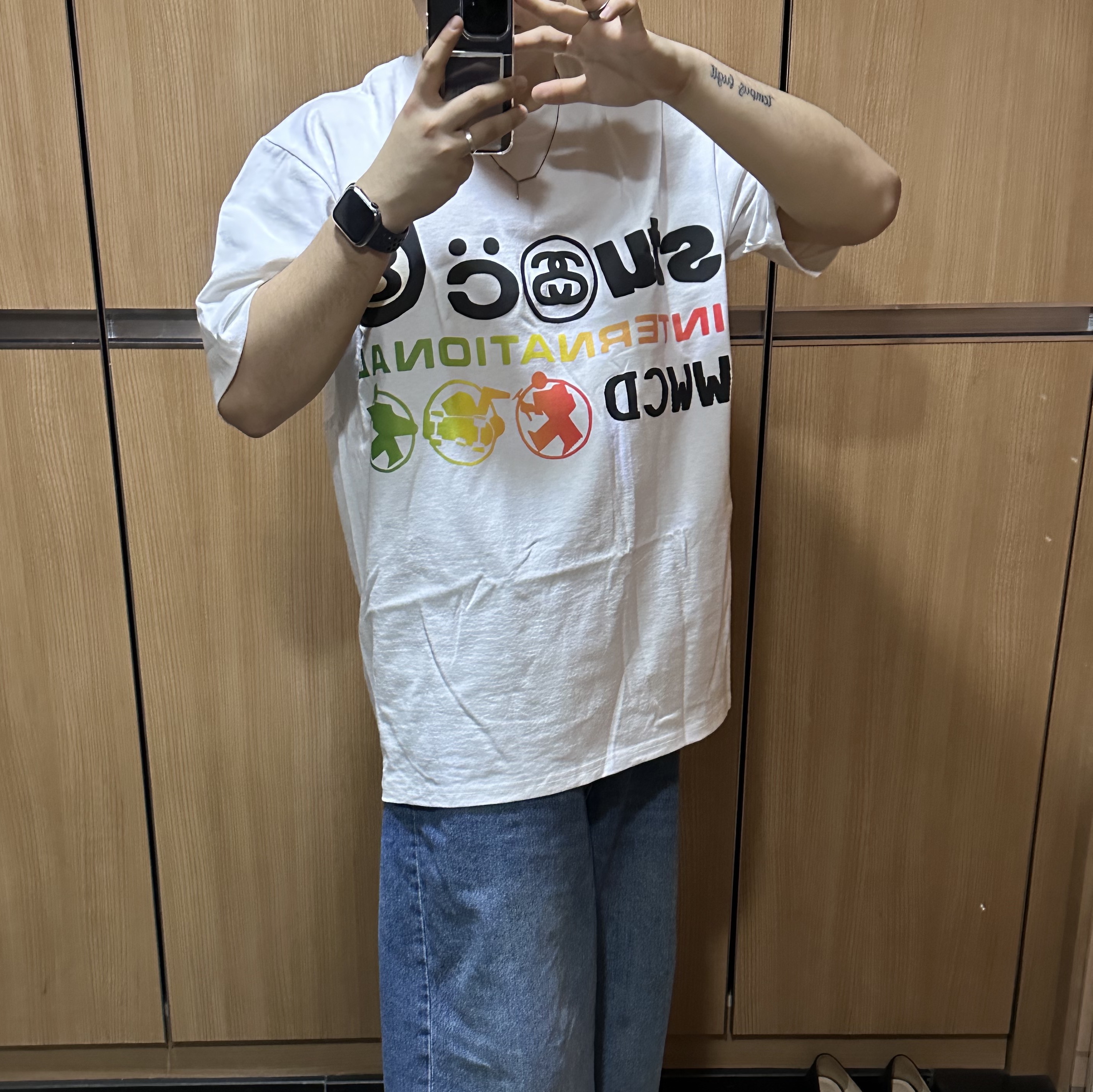 Stussy x Cactus Plant Flea Market International T-Shirt White 착용 스타일 - 2