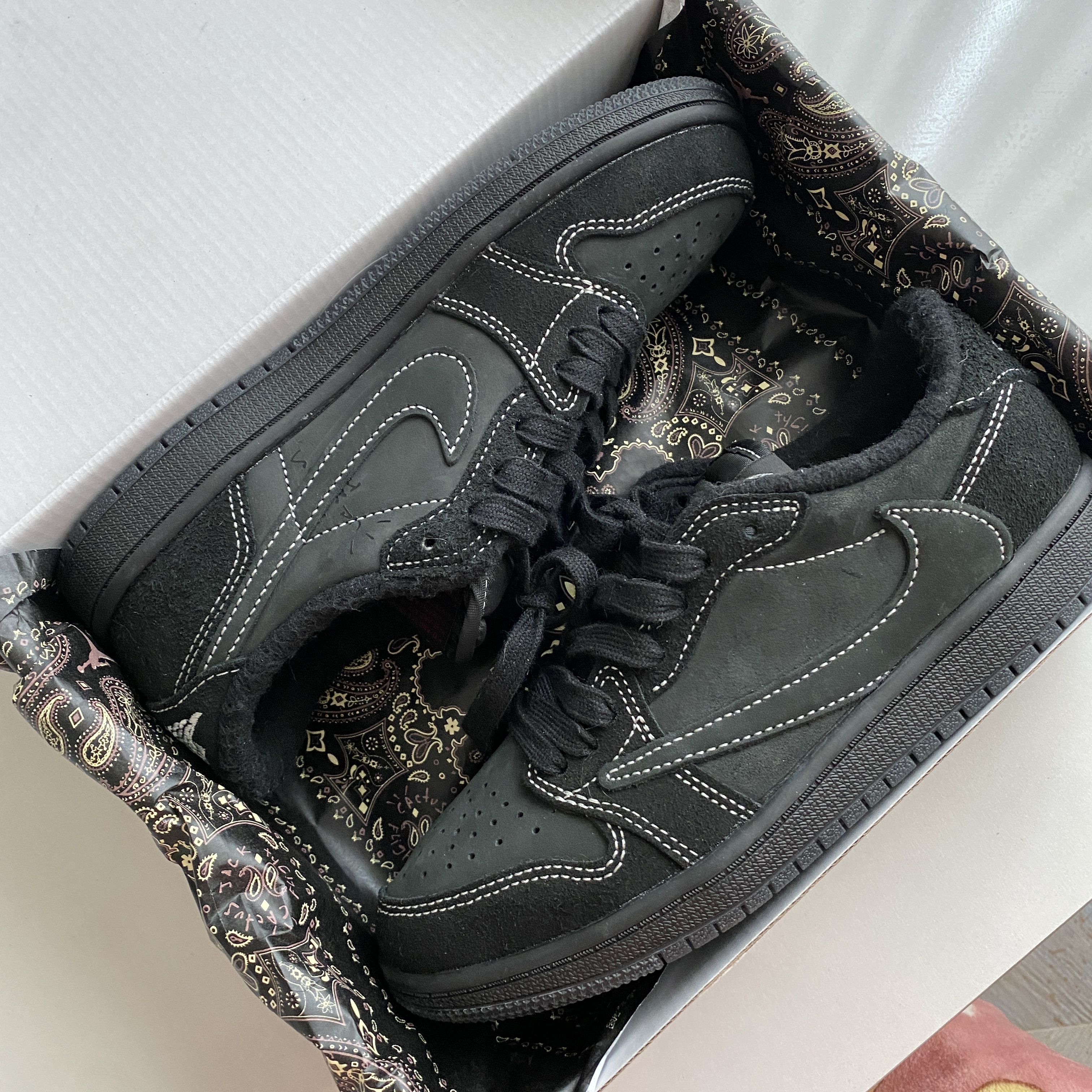 (PS) Jordan 1 x Travis Scott Retro Low OG SP Black Phantom 착용 스타일