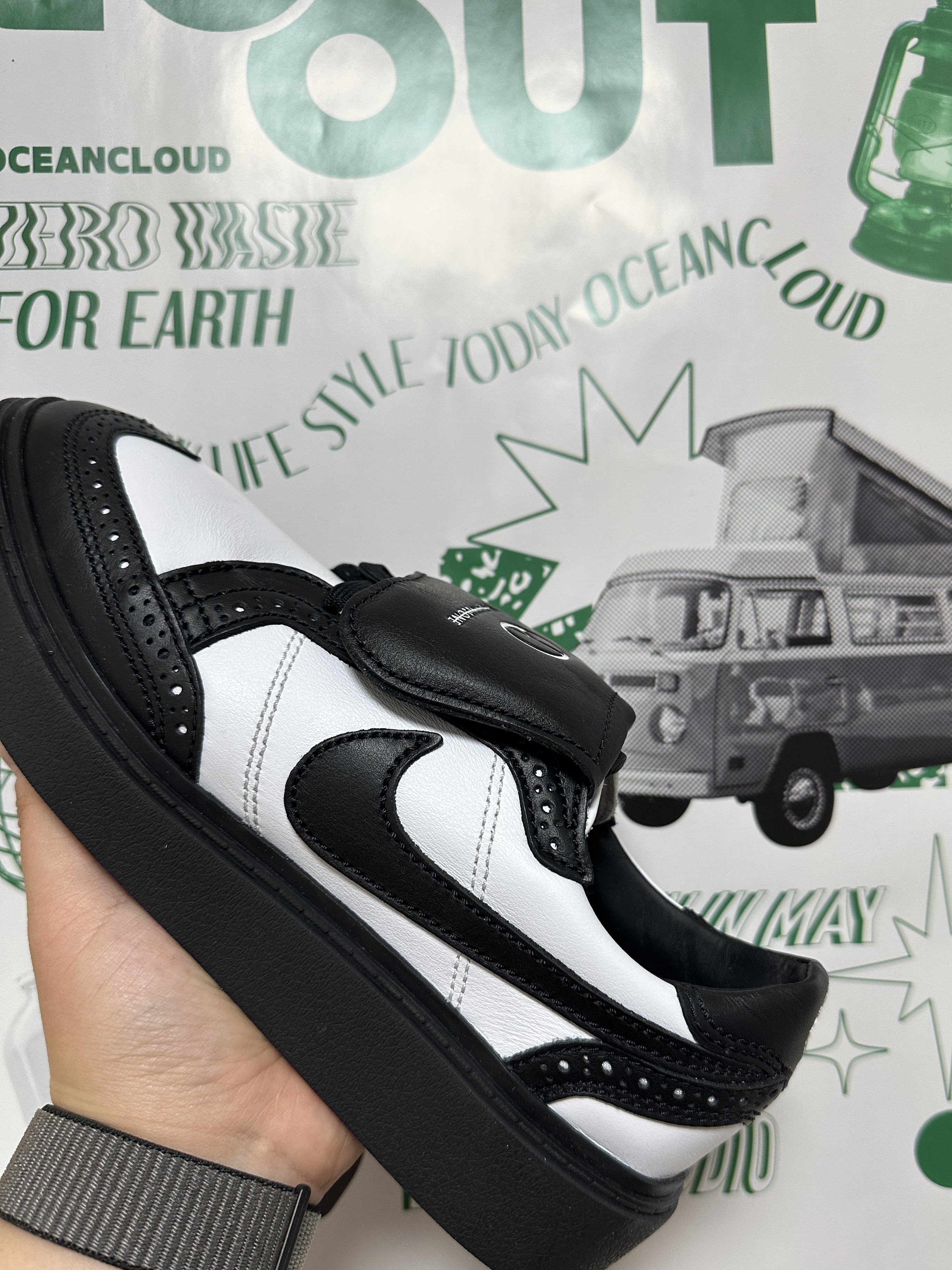 Nike x Peaceminusone Kwondo1 Black and White 착용 스타일 - 2