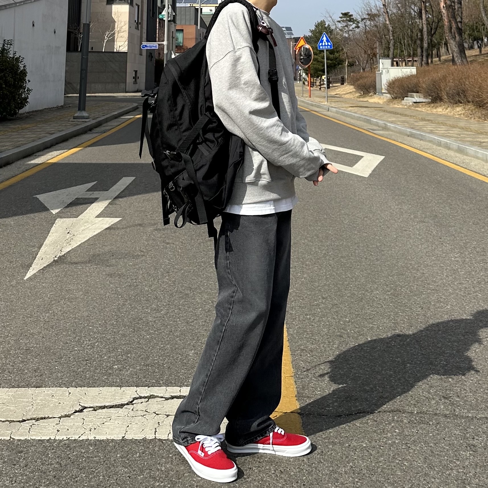 Vans Vault OG Authentic LX Red 착용 스타일 - 2