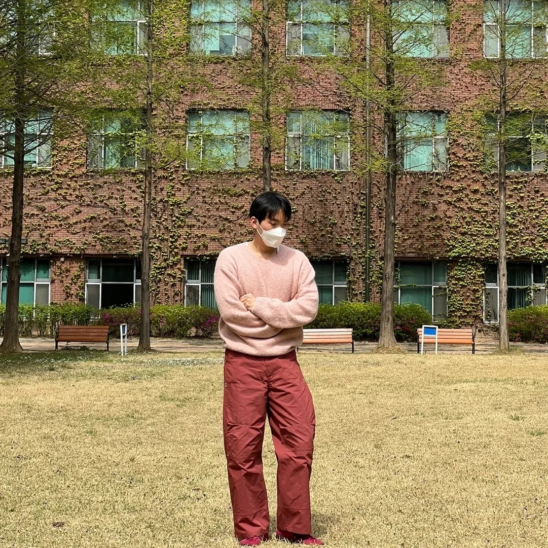 Adidas Tobacco Gruen Collegiate Burgundy 착용 스타일 - 3