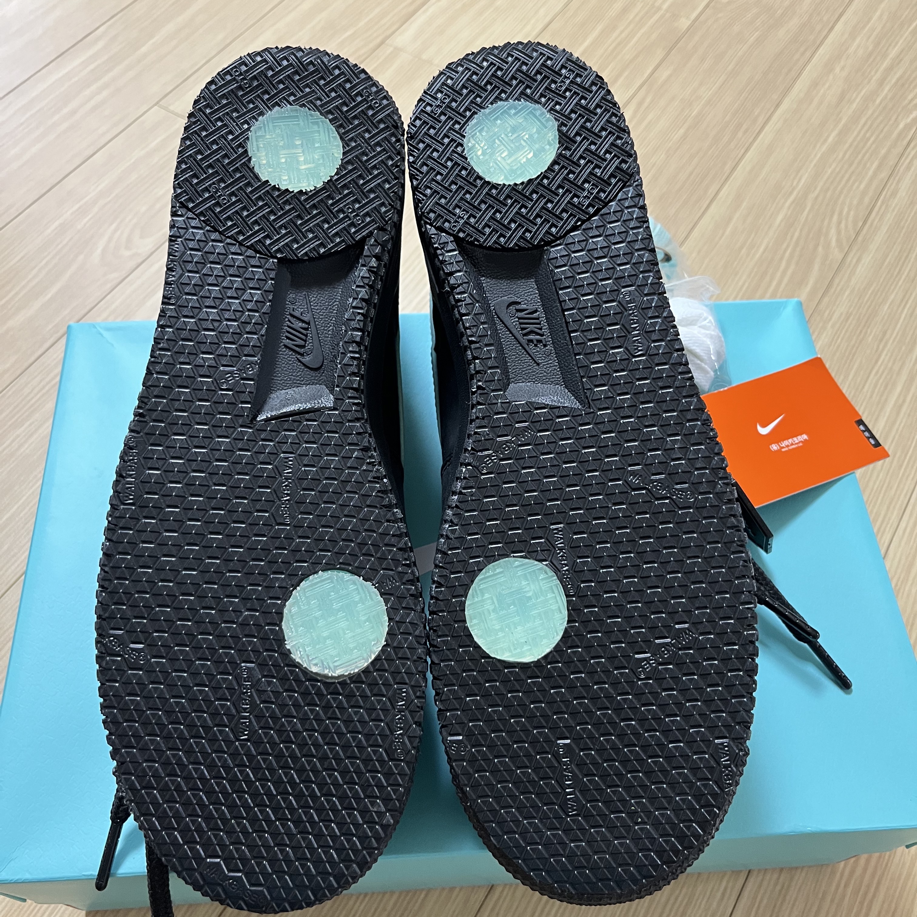Nike x Tiffany & Co. Air Force 1 Low SP 1837 착용 스타일 - 3