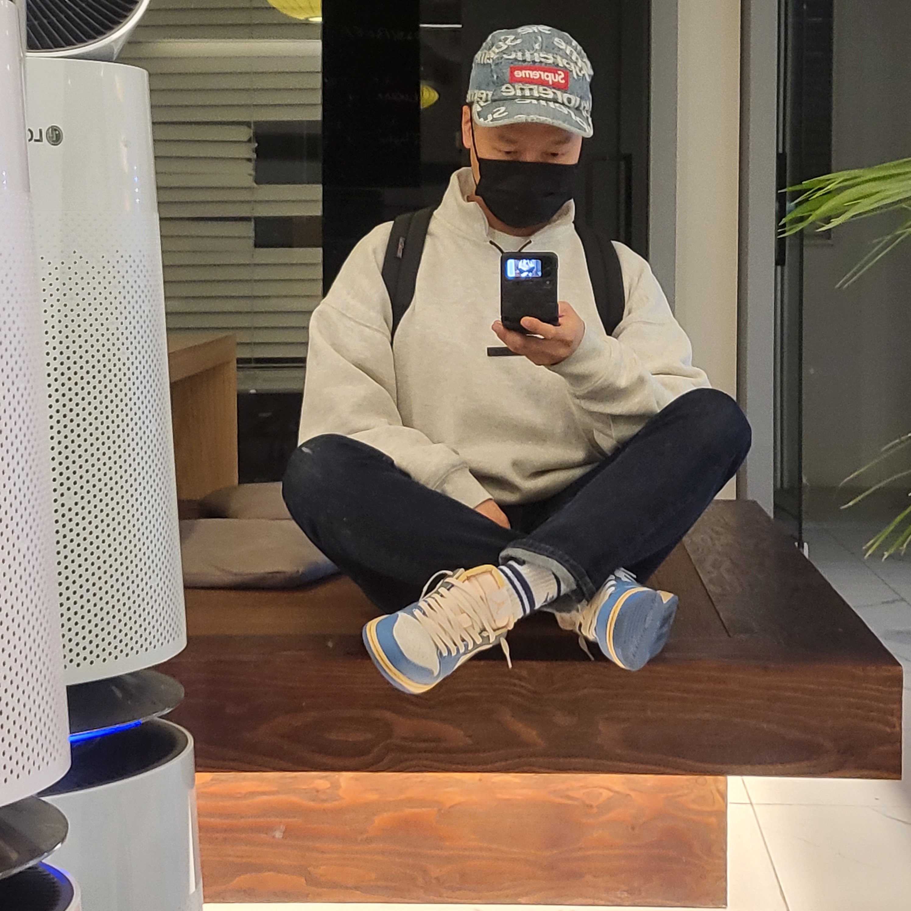 Supreme Frayed Logos Denim Camp Cap Blue - 21SS, Essentials Mockneck Half-Zip Oatmeal - 21SS 착용 스타일 - 2