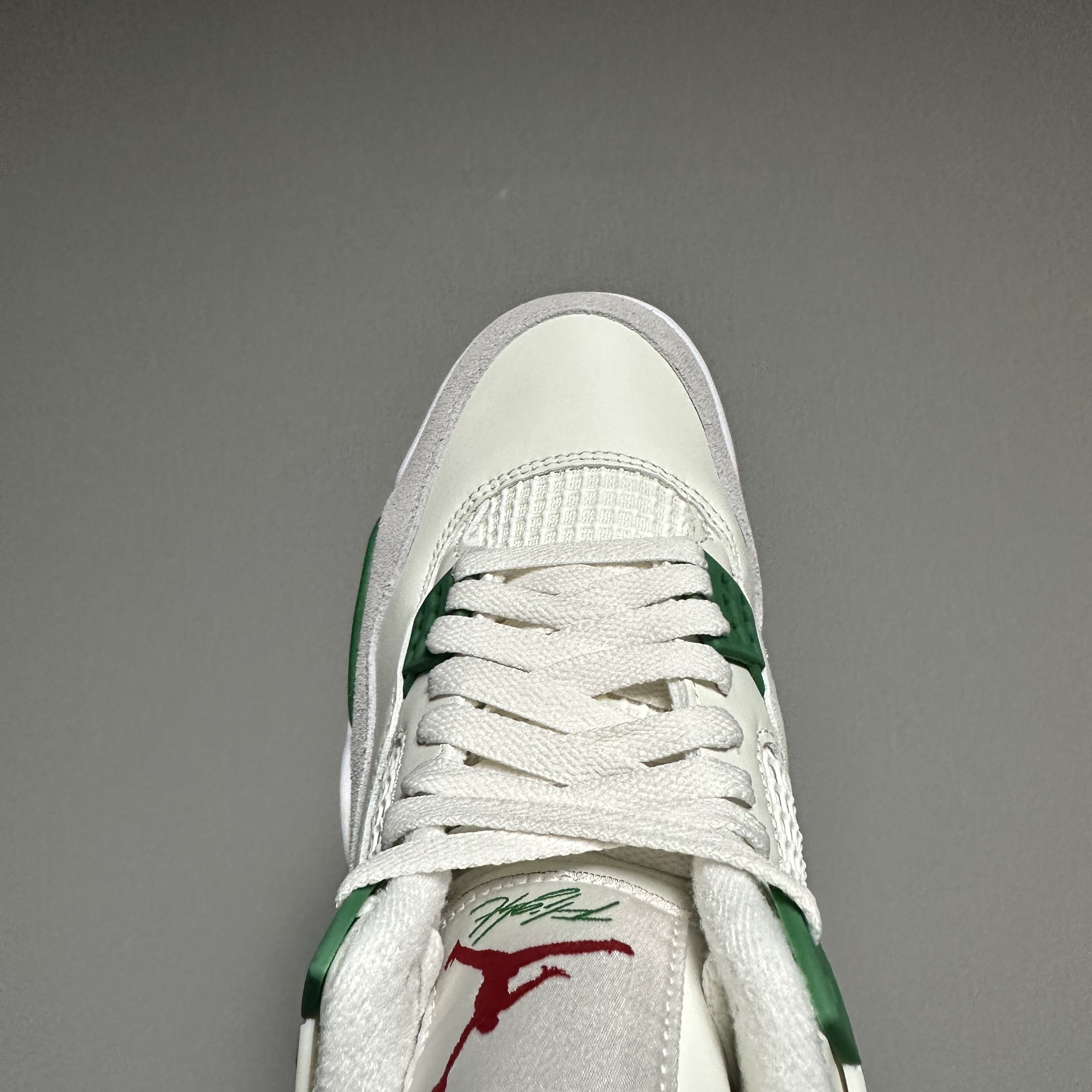 Jordan 4 x Nike SB Retro SP Pine Green 착용 스타일 - 3