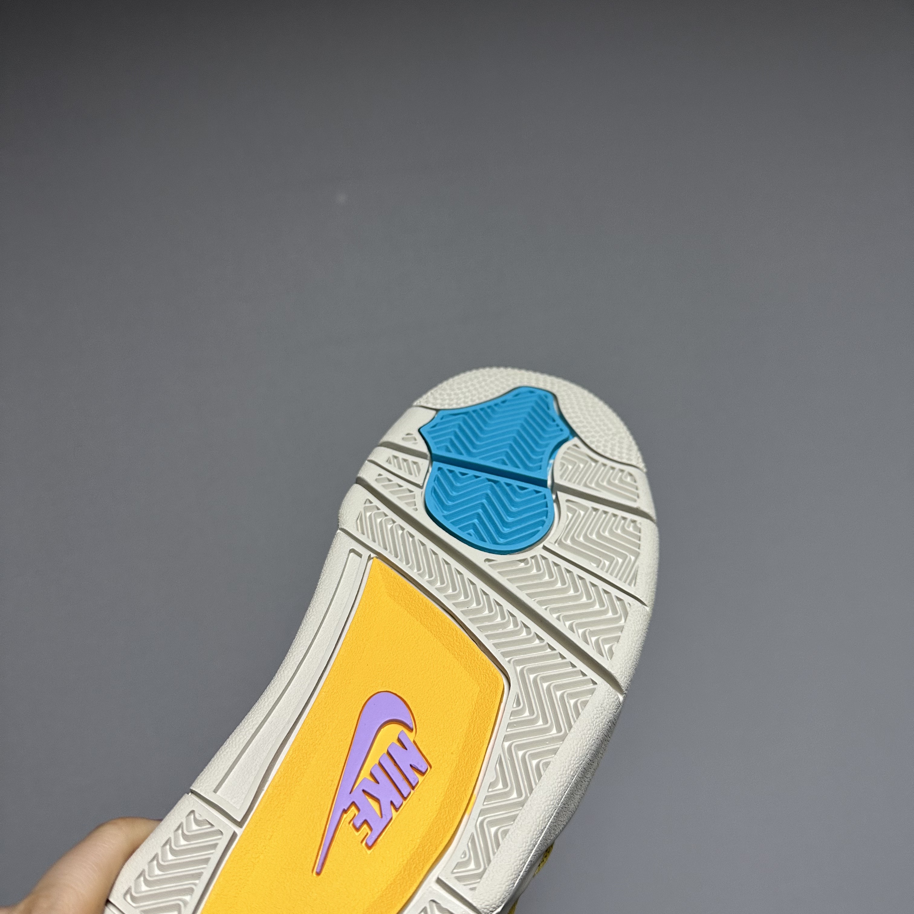 Jordan 4 x Union Retro SP Desert Moss 착용 스타일 - 5
