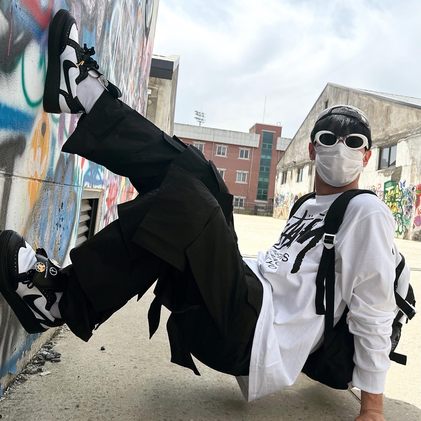 Nike x Peaceminusone Kwondo1 Black and White 착용 스타일 - 3