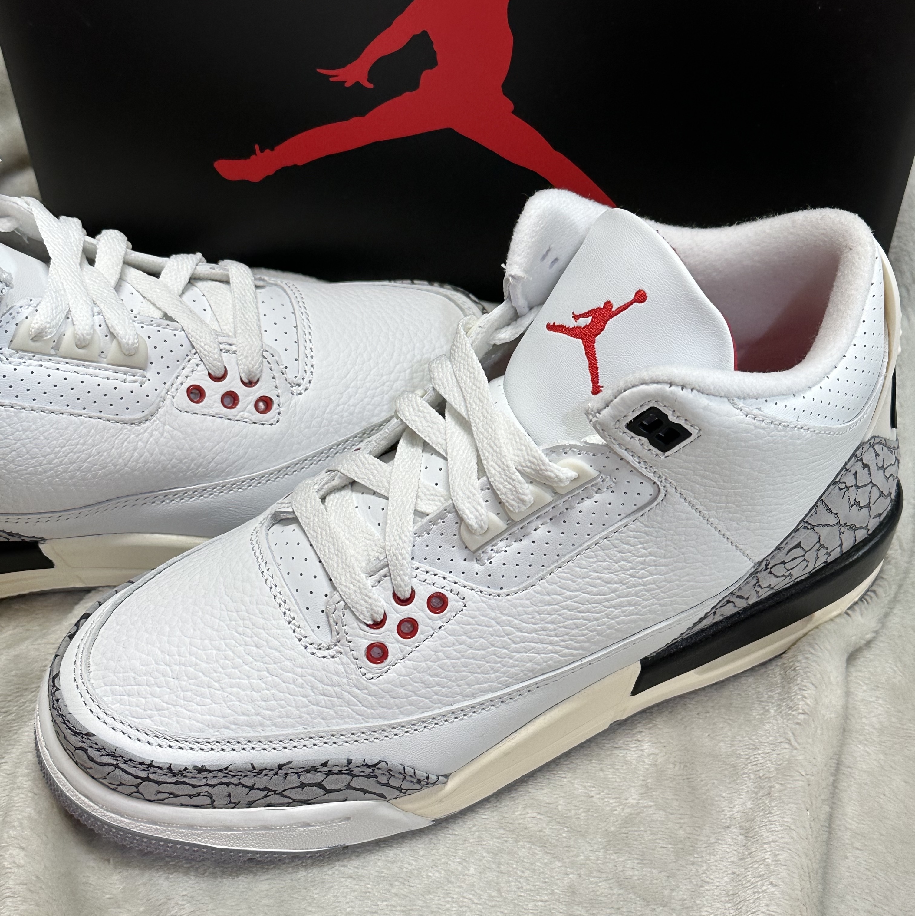 (GS) Jordan 3 Retro White Cement Reimagined 착용 스타일 - 2