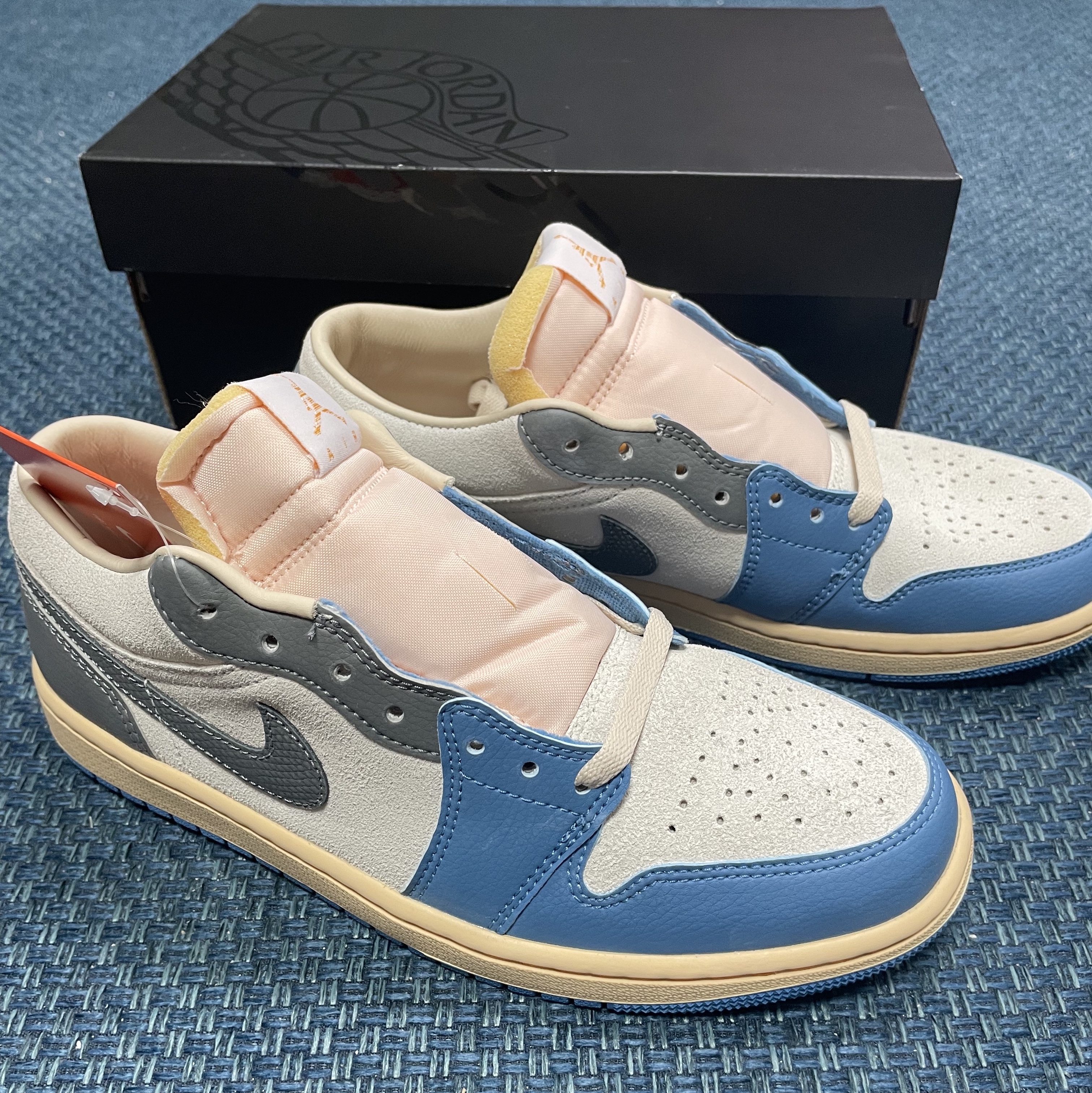 Jordan 1 Low SE Tokyo 96 착용 스타일