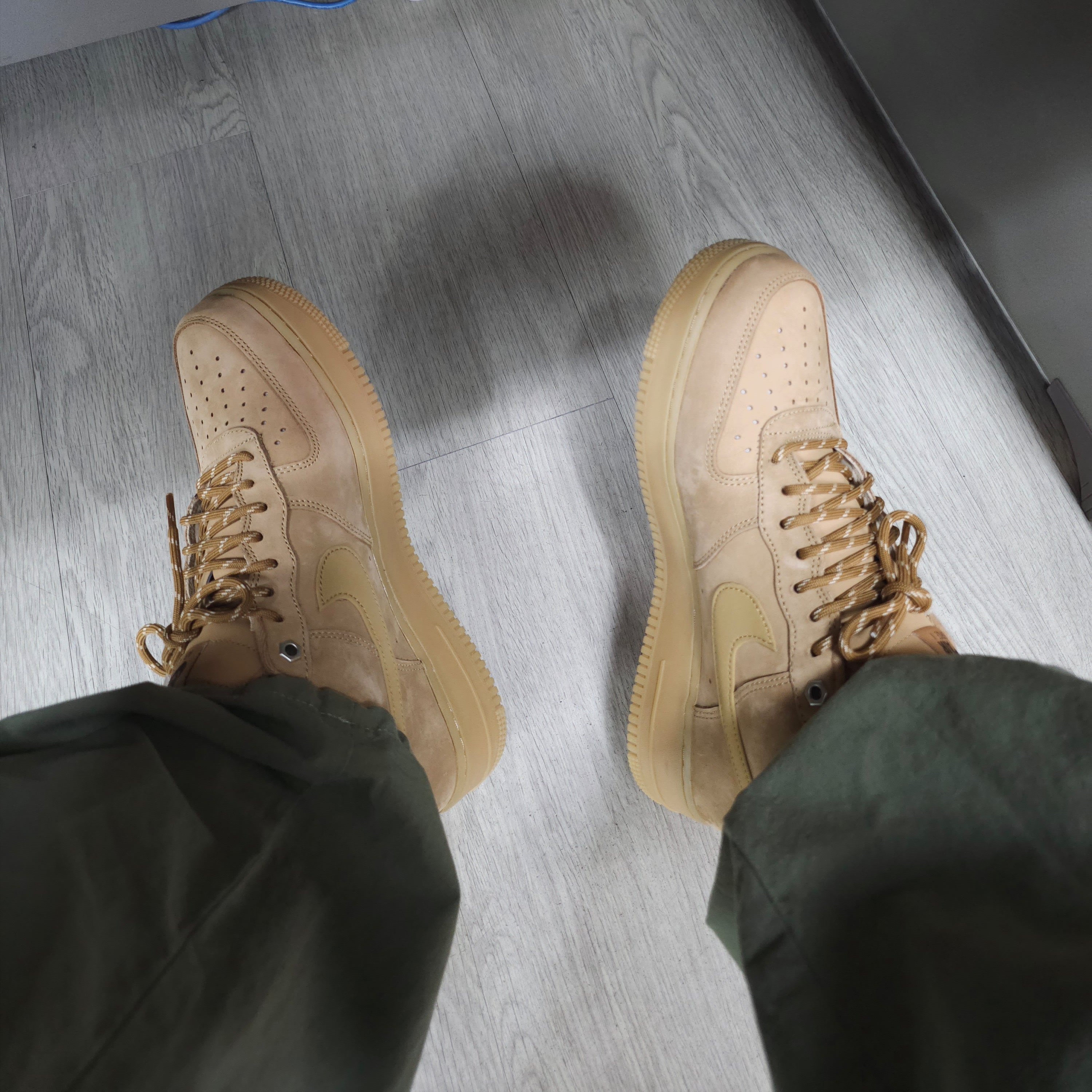 Nike Air Force 1 '07 WB Flax 착용 스타일