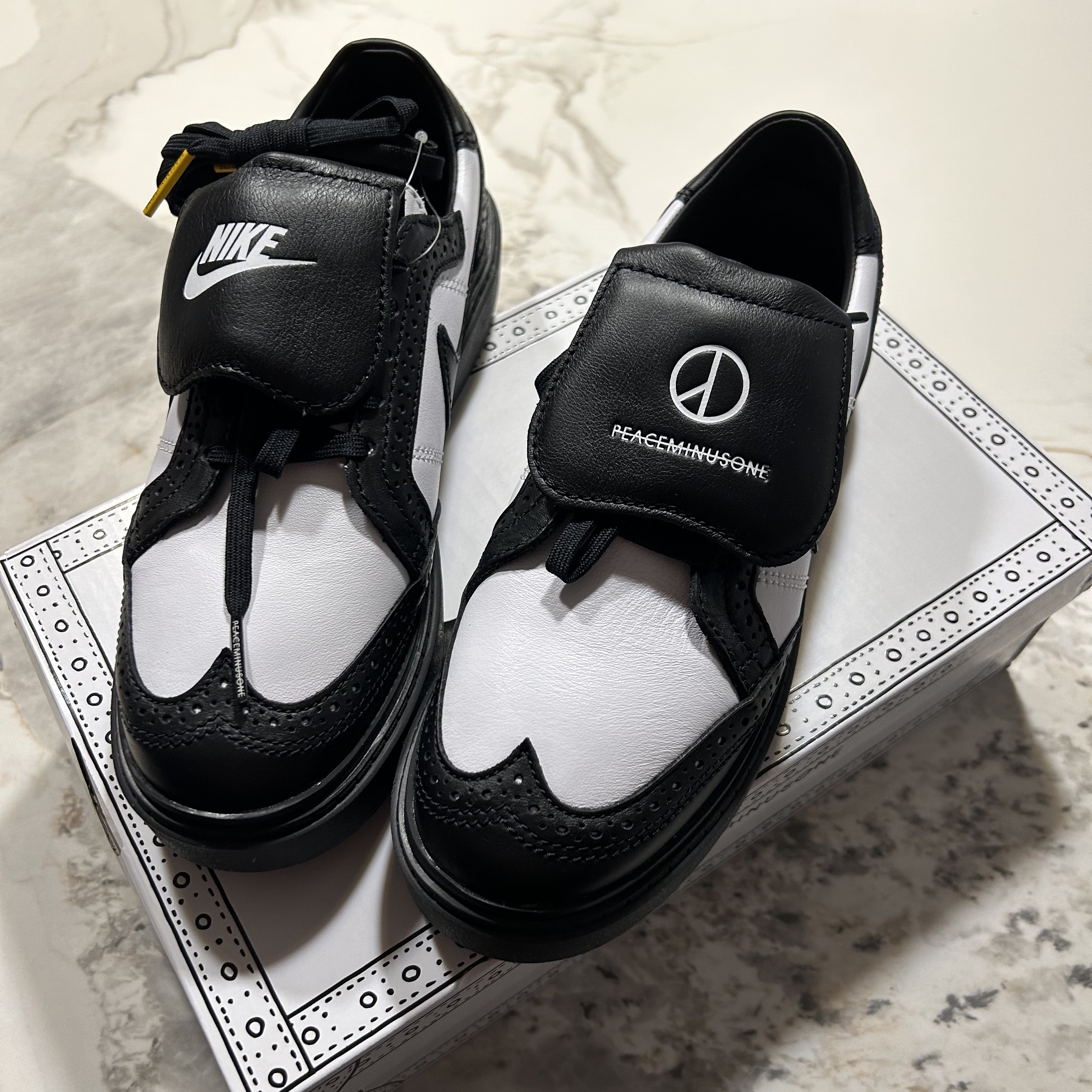 Nike x Peaceminusone Kwondo1 Black and White 착용 스타일 - 4