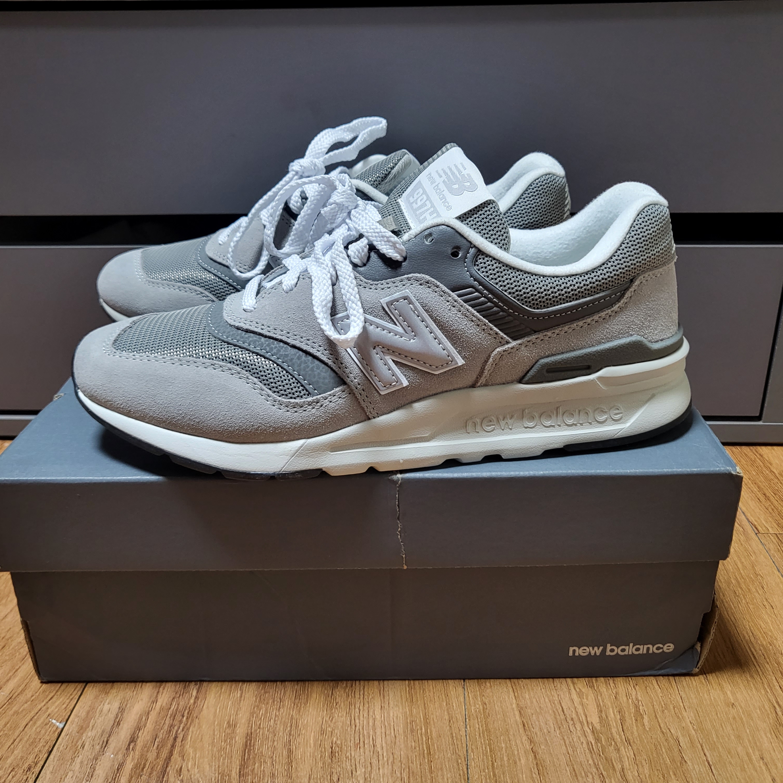 New Balance 997 Grey Silver, New Balance 997 Made in USA Grey 착용 스타일
