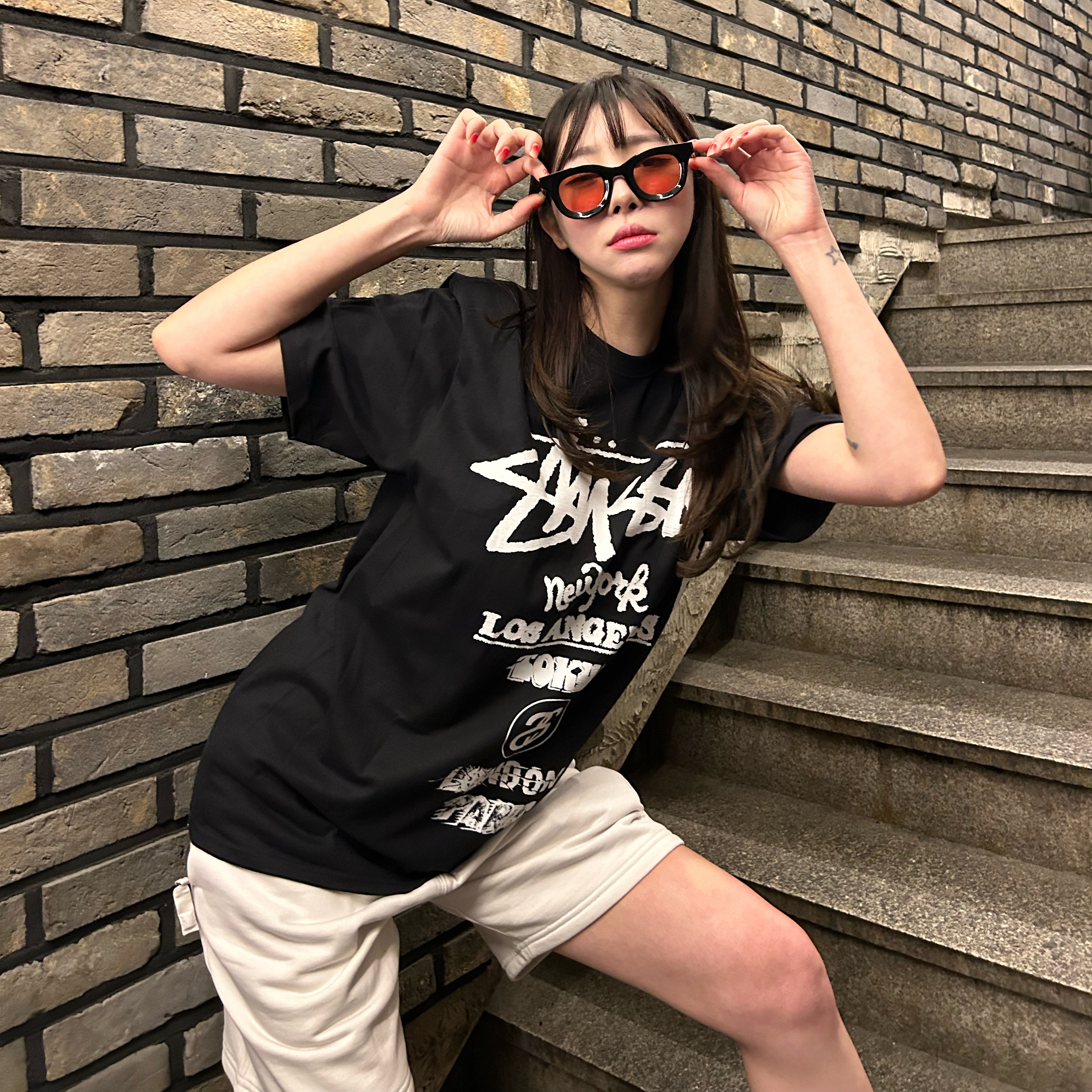 Stussy Tour T-Shirt Black, Nike NRG Solo Swoosh Fleece Shorts Phantom White - US/EU 착용 스타일