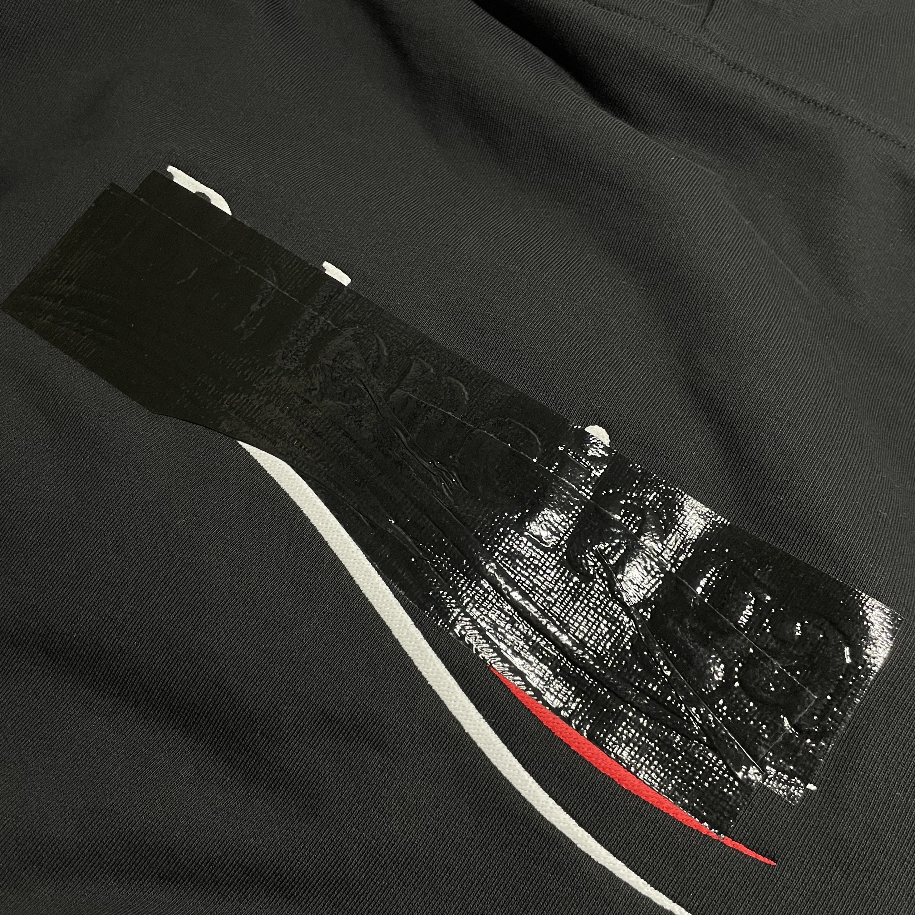 (W) Balenciaga Gaffer Hoodie Medium Fit Black 착용 스타일 - 2