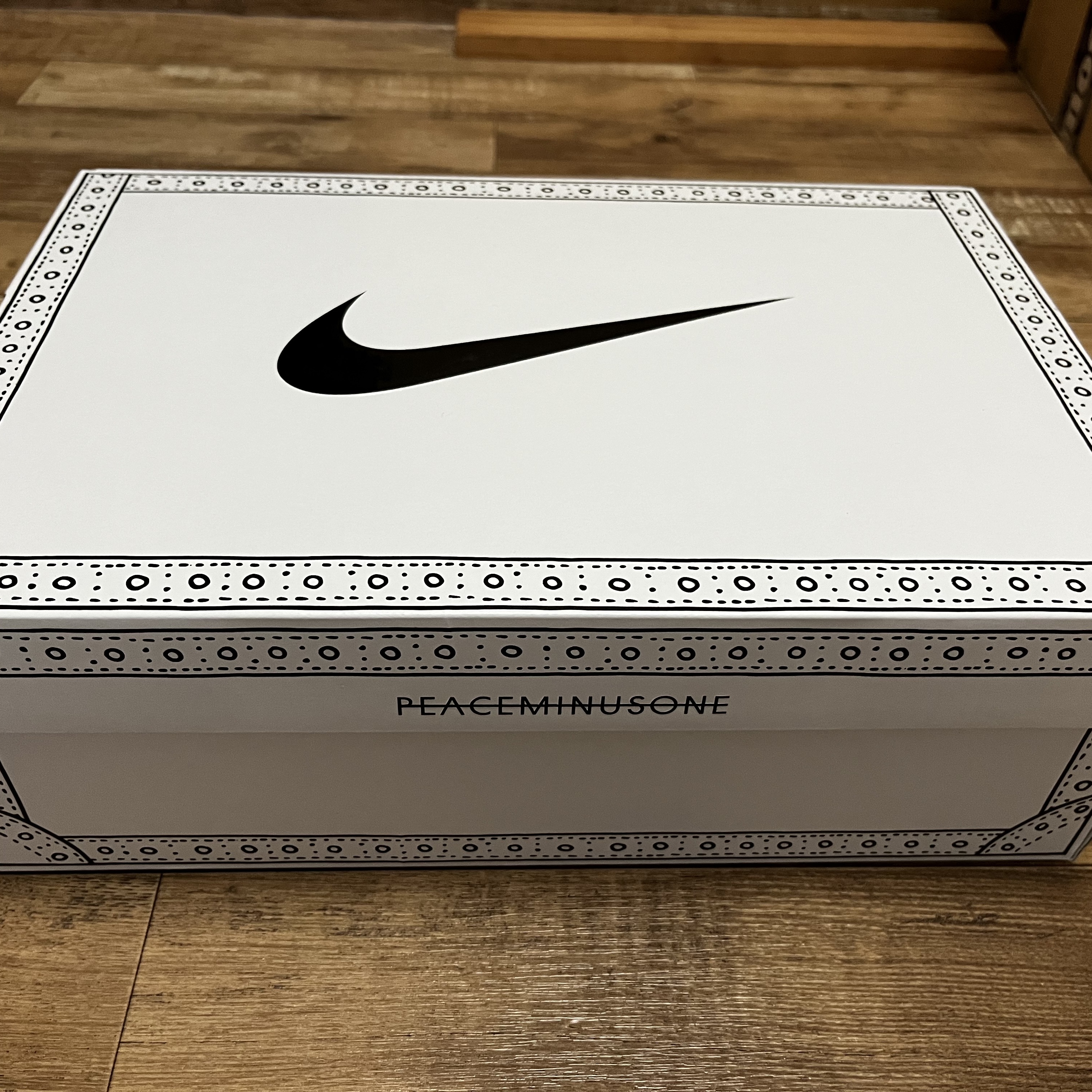 Nike x Peaceminusone Kwondo1 Black and White 착용 스타일 - 1