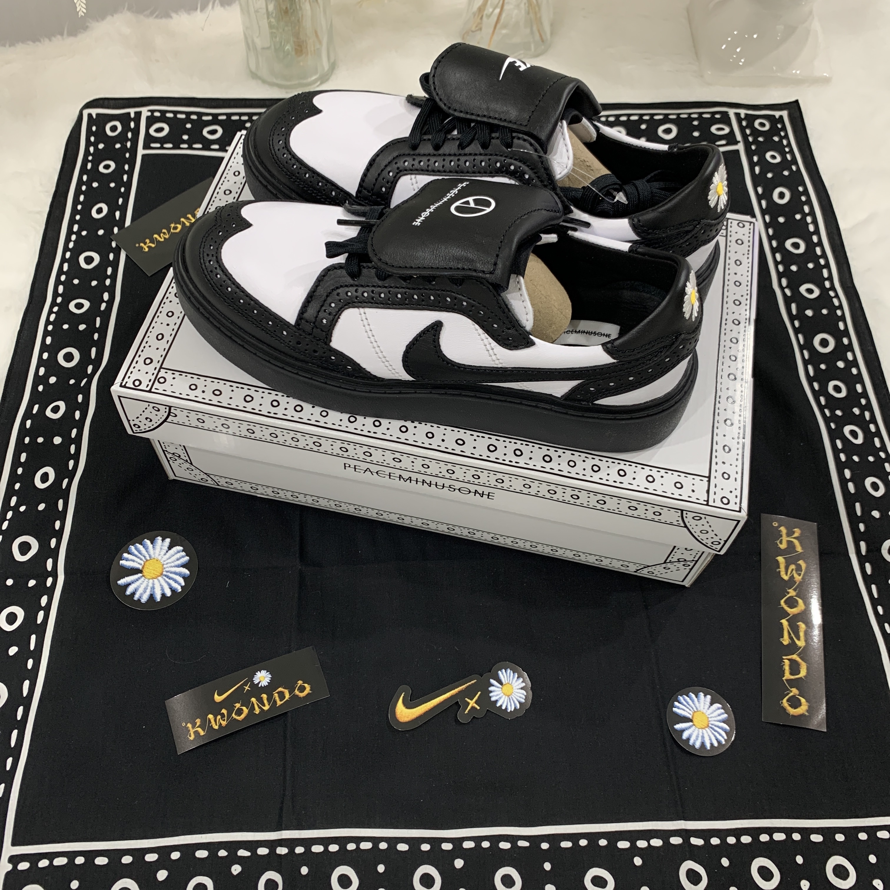 Nike x Peaceminusone Kwondo1 Black and White 착용 스타일 - 3