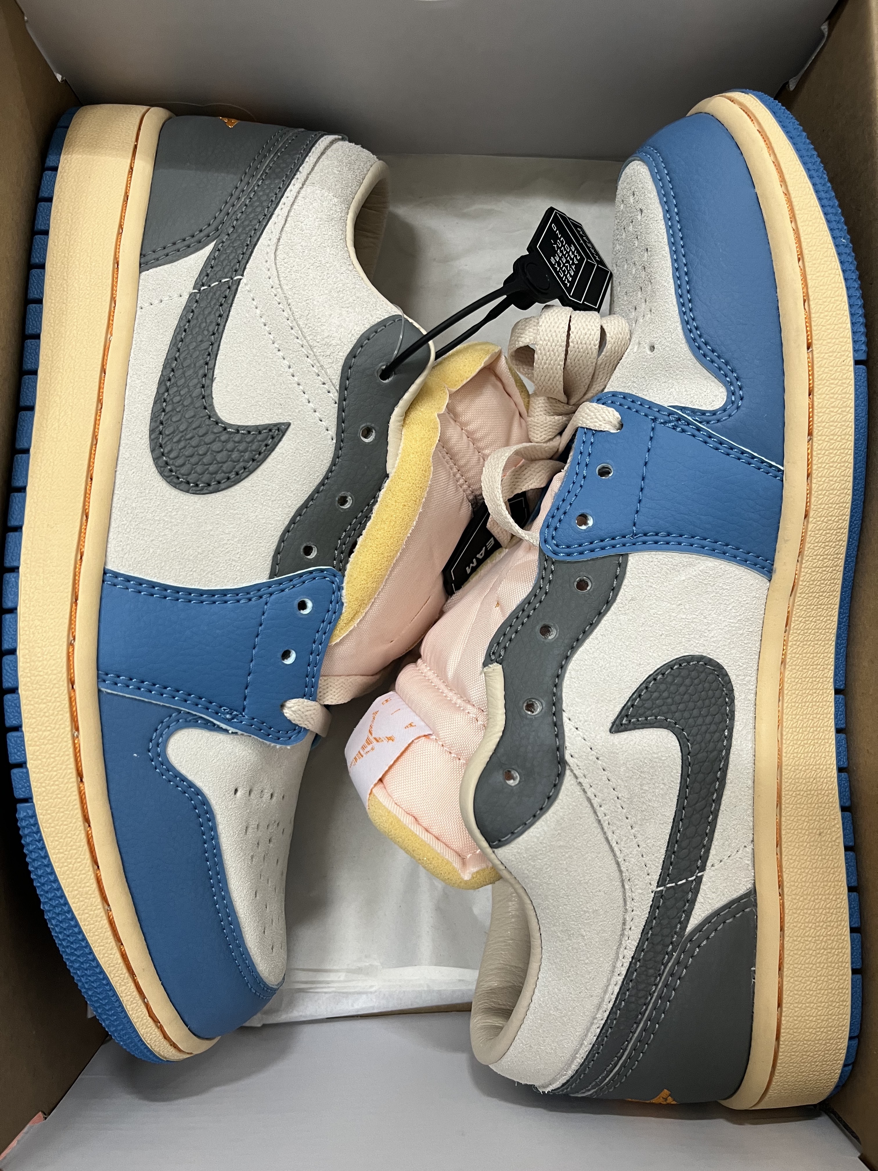 Jordan 1 Low SE Tokyo 96 착용 스타일