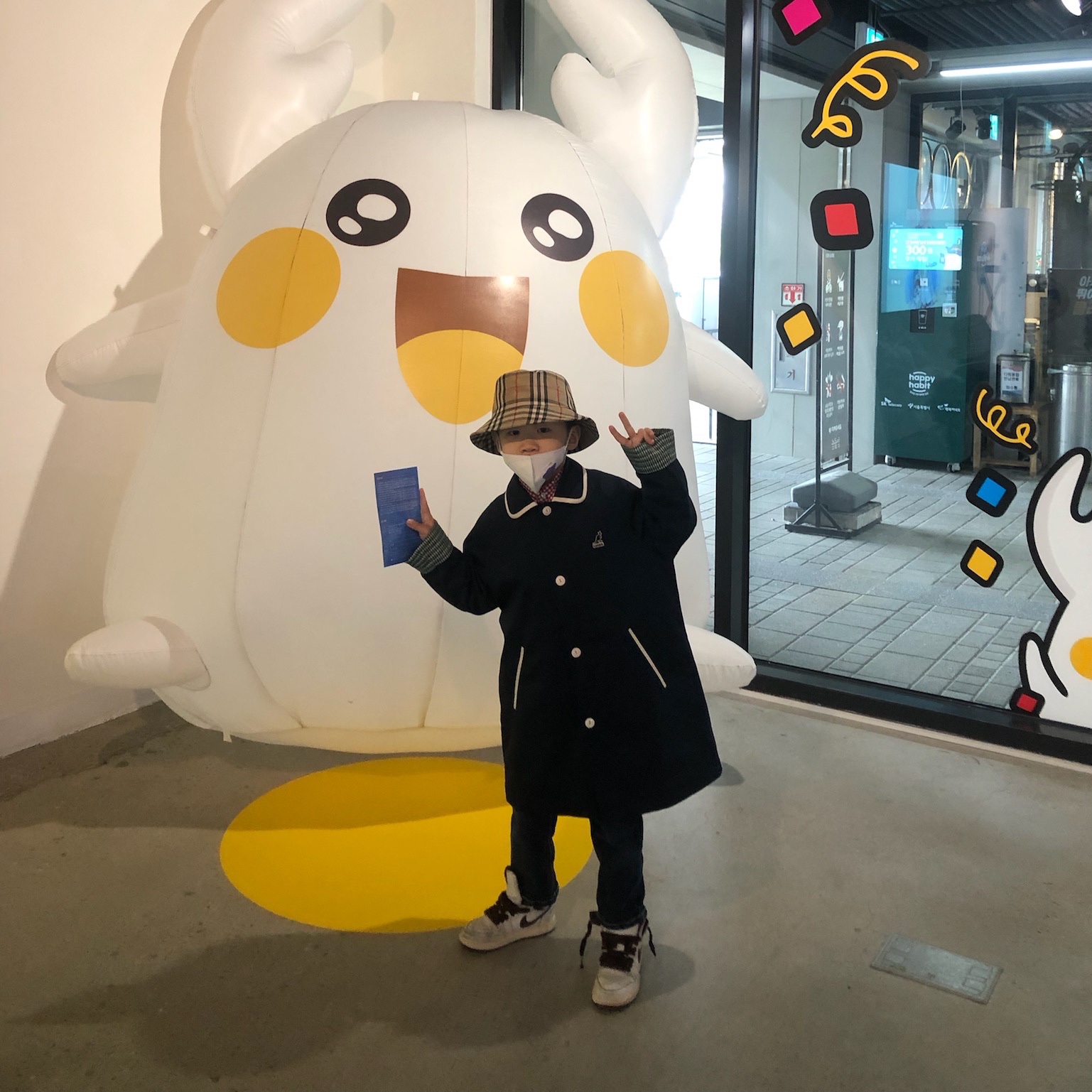 (PS) Jordan 1 x A Ma Maniere Retro High OG SP Burgundy and Sail, (Kids) Burberry Vintage Check Technical Cotton Bucket Hat Archive Beige 착용 스타일 - 2