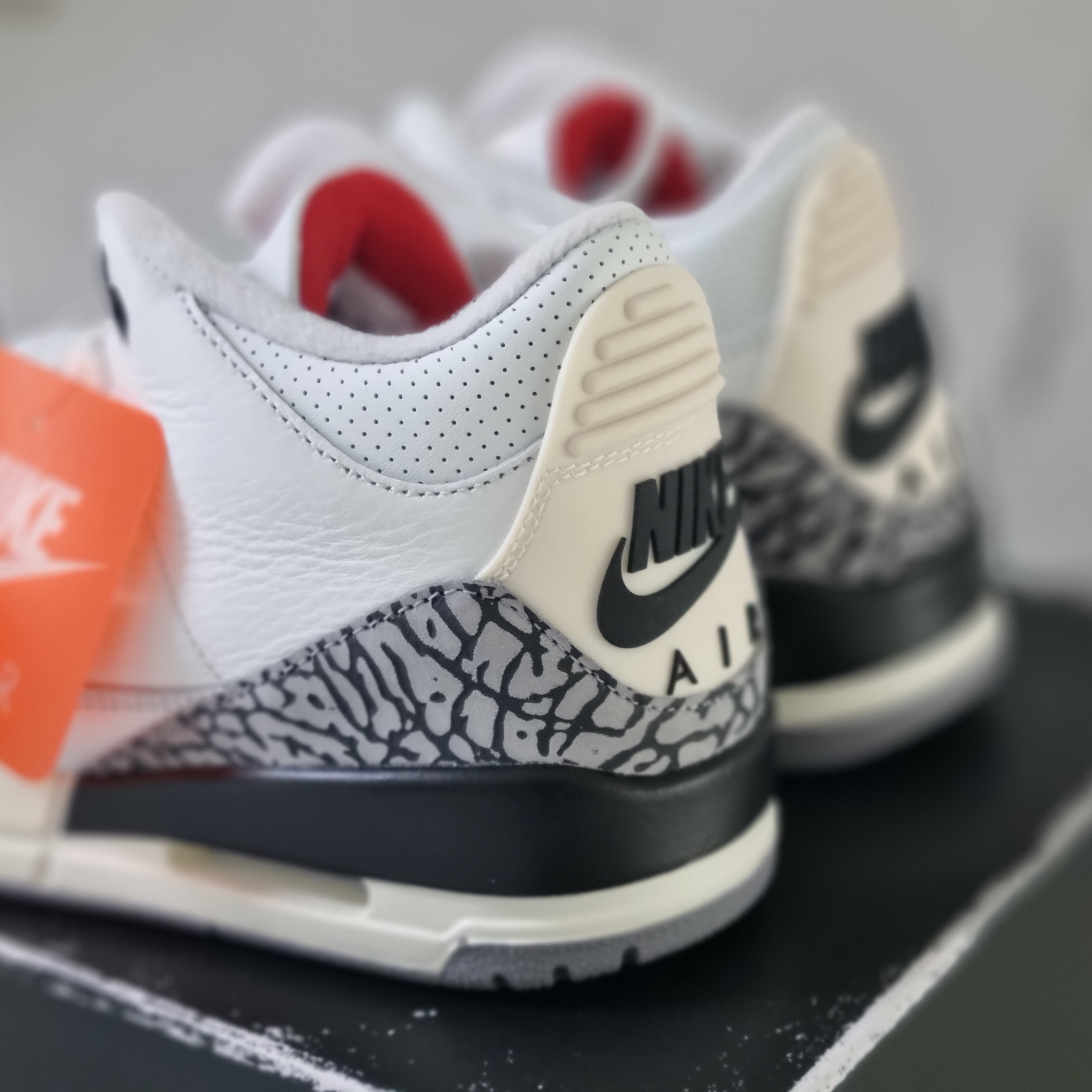 Jordan 3 Retro White Cement Reimagined 착용 스타일 - 1