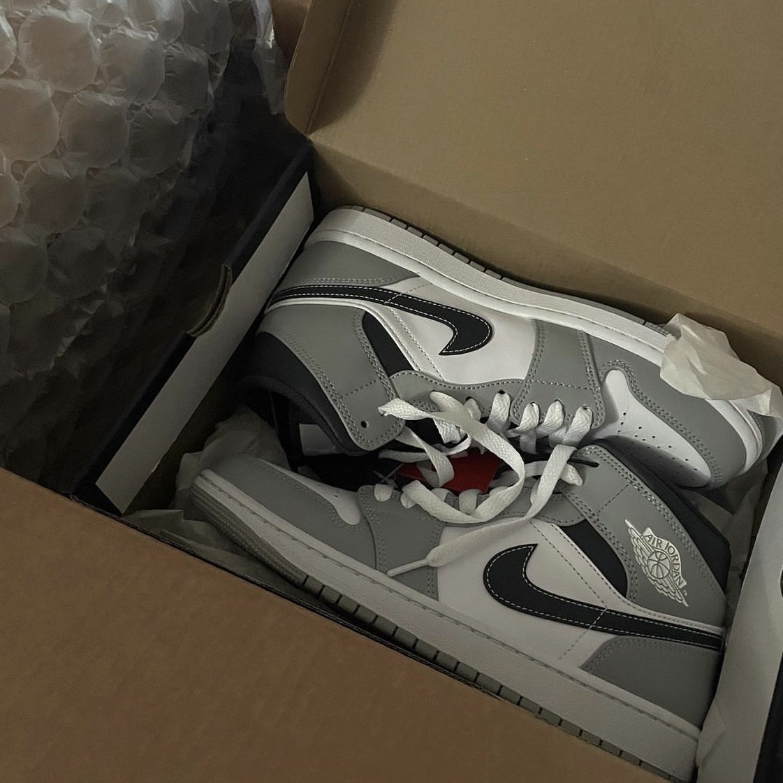 Jordan 1 Mid Light Smoke Grey Anthracite 착용 스타일