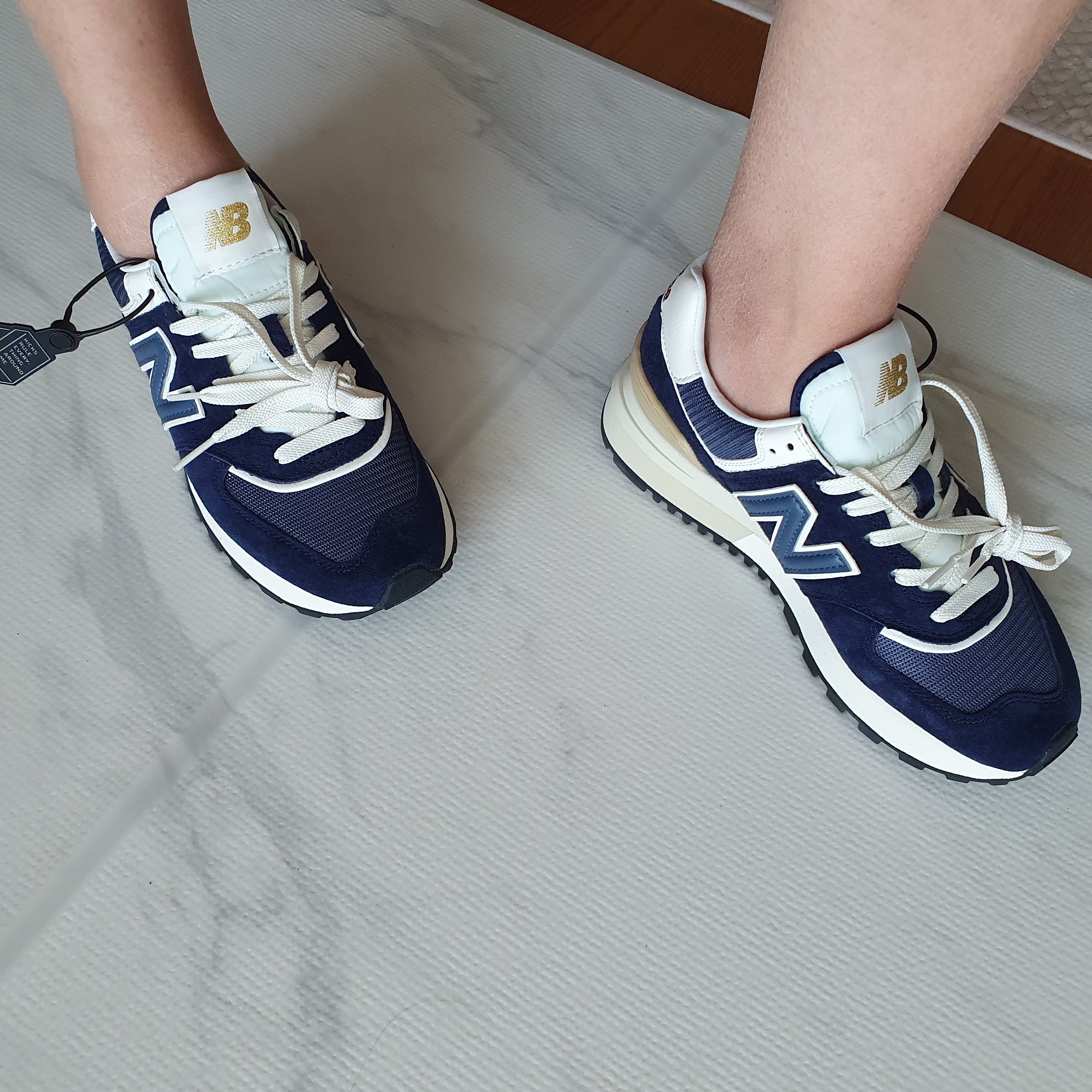 New Balance 574 Legacy Navy 착용 스타일 - 4