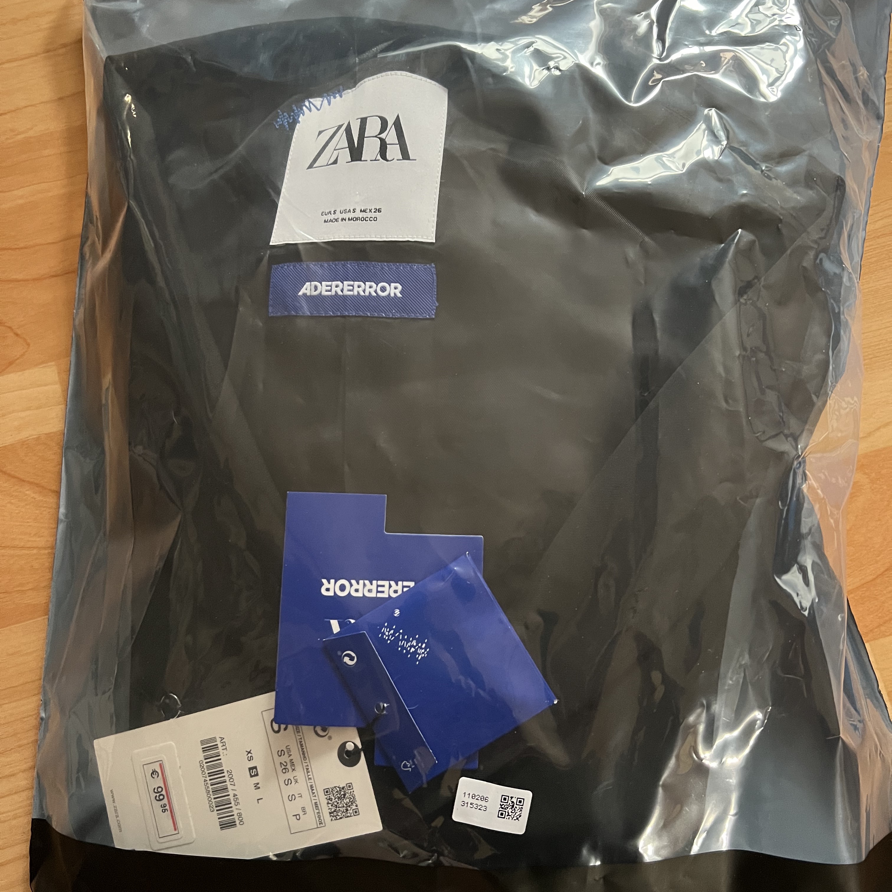 Zara x Ader Error Oversize Blazer Black 착용 스타일 - 1