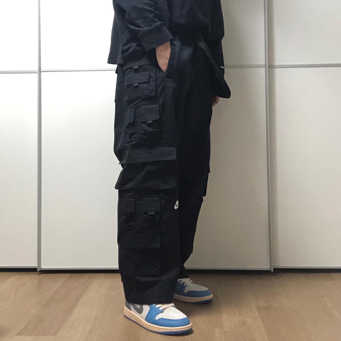 Nike x Peaceminusone Wide Pants Black (DR0096-010), Nike x Peaceminusone LS T-Shirt Black (DR0098-010) 착용 스타일 - 3