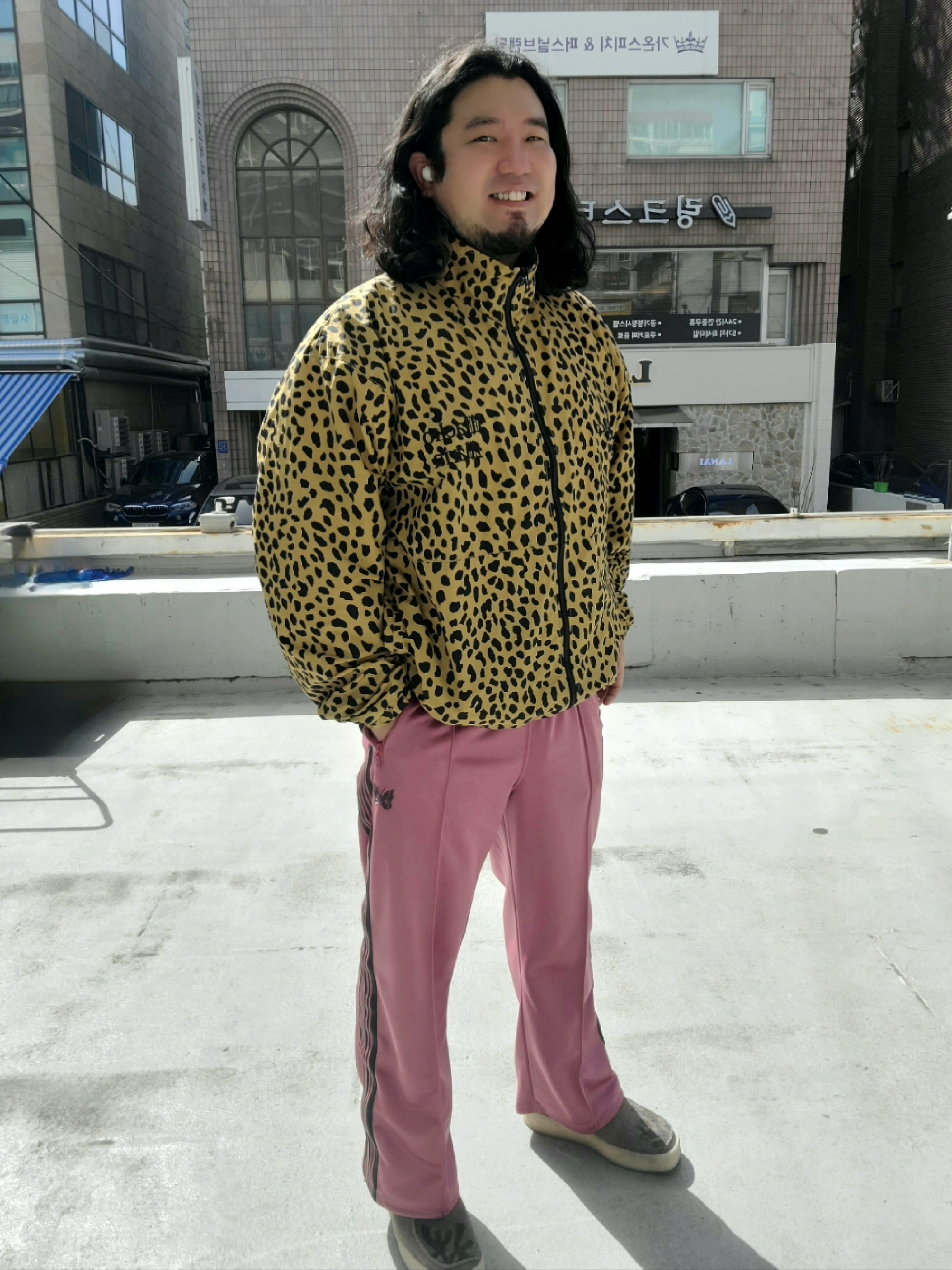 Wacko Maria x Gramicci Track Jacket Beige, Needles Straight Track Pants Poly Smooth Smoke Pink 착용 스타일 - 1