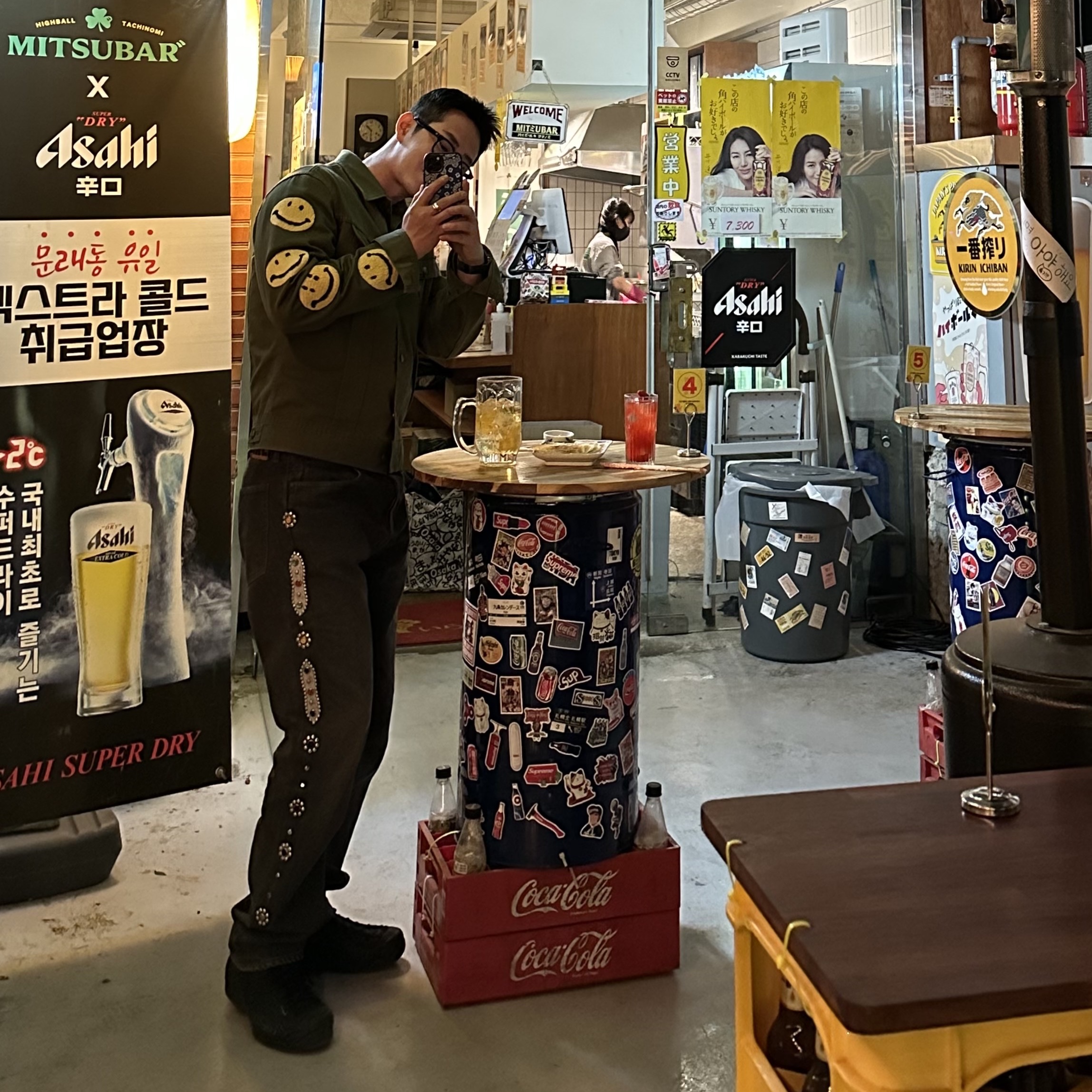 Kapital Vintage Satin Westerner Happys Embroidery Long Jacket Khaki, Kapital 14 oz. Denim 5P Monkey Cisco Gemstone Pants Black 착용 스타일 - 3