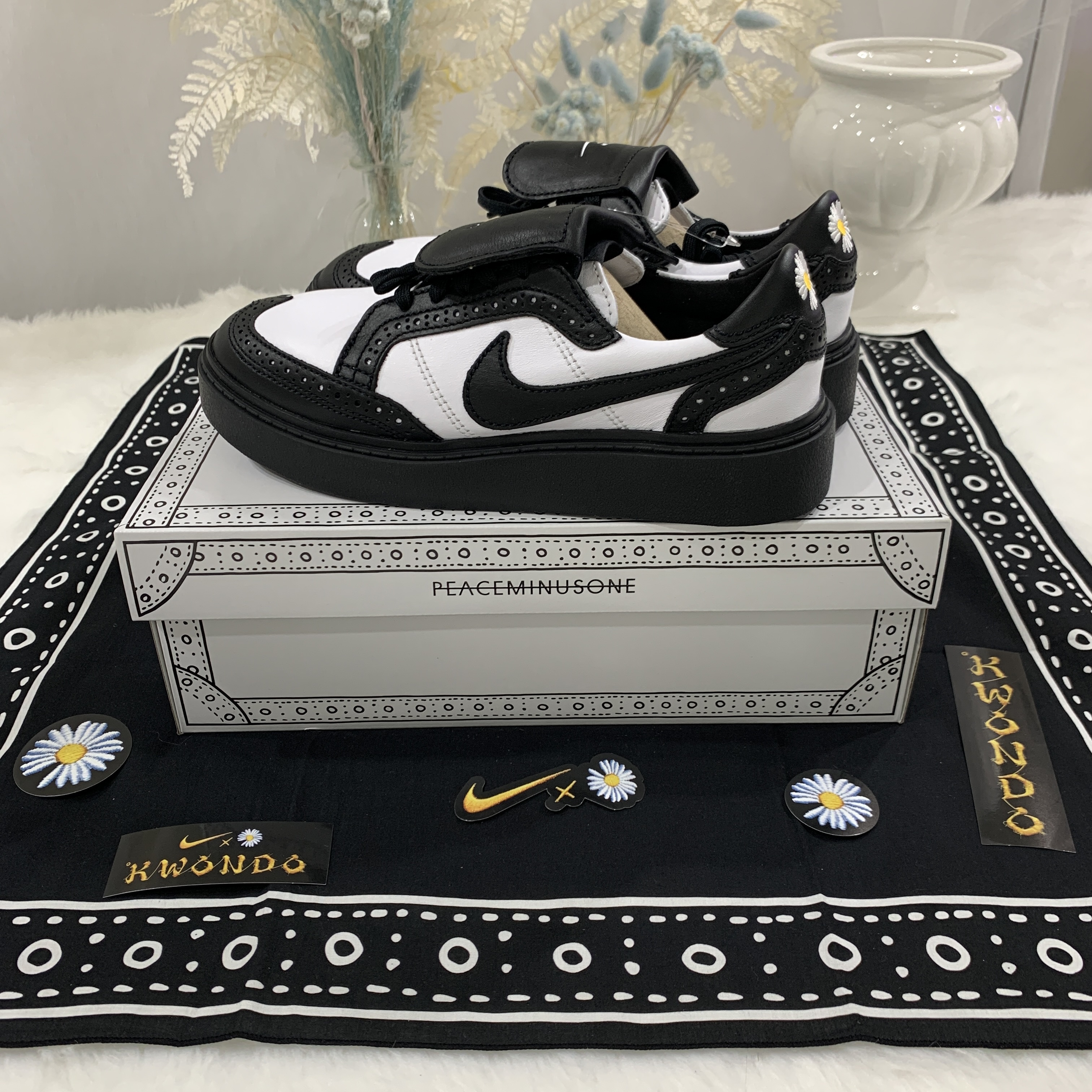 Nike x Peaceminusone Kwondo1 Black and White 착용 스타일 - 2