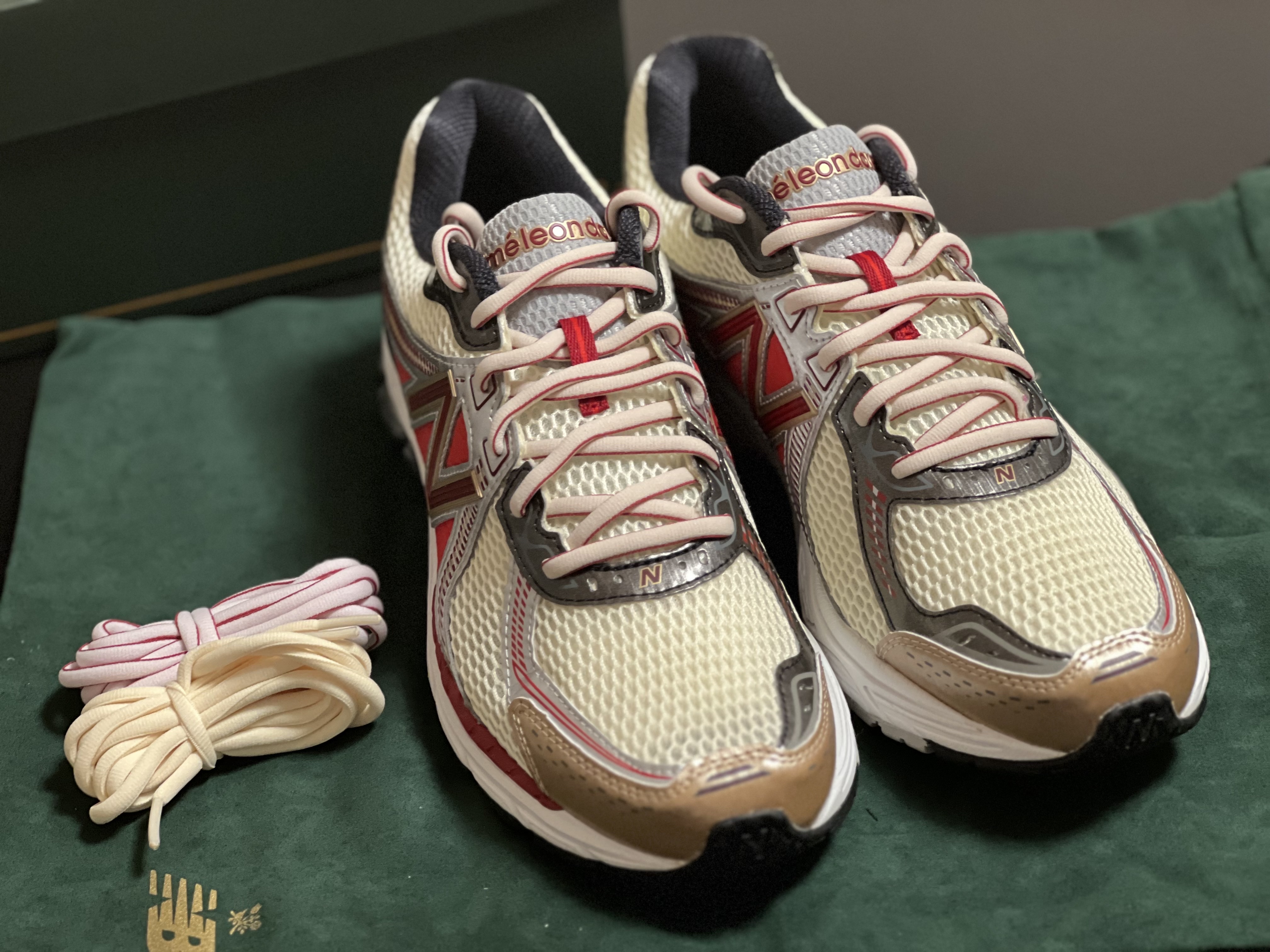 New Balance x Aime Leon Dore 860v2 Red 착용 스타일 - 3
