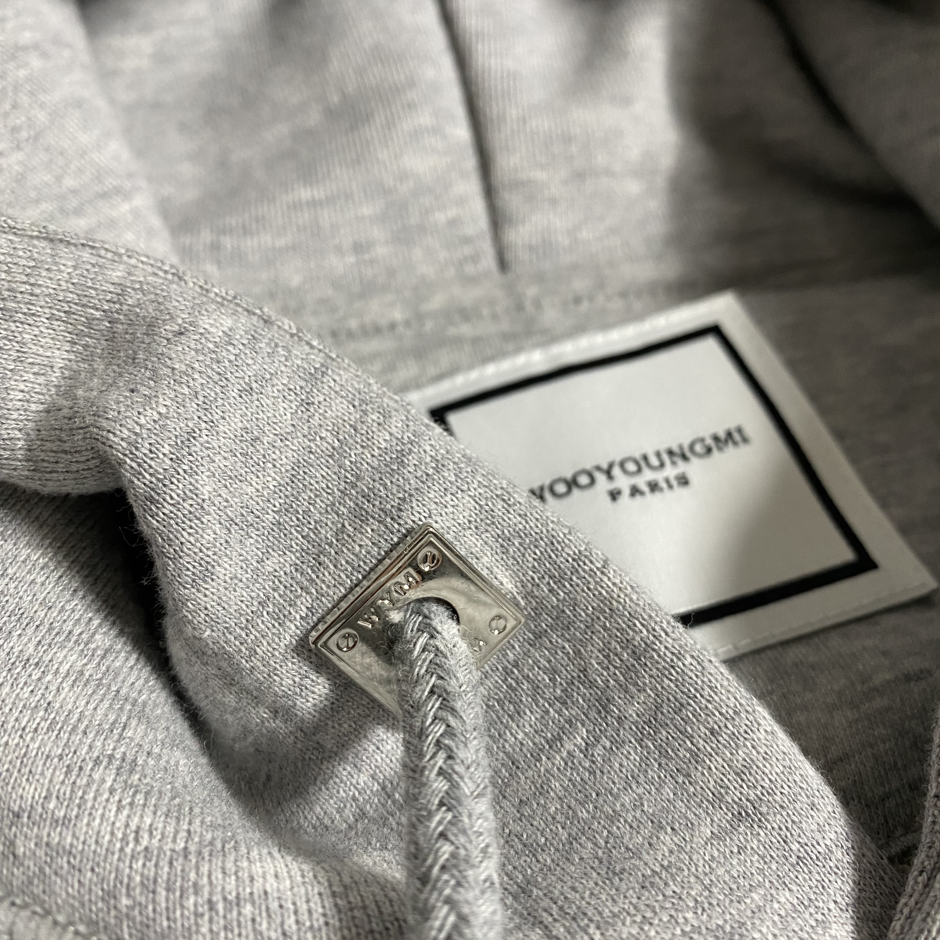 Wooyoungmi Cotton Back Logo Hooded Sweatshirt Grey - 23SS 착용 스타일 - 1