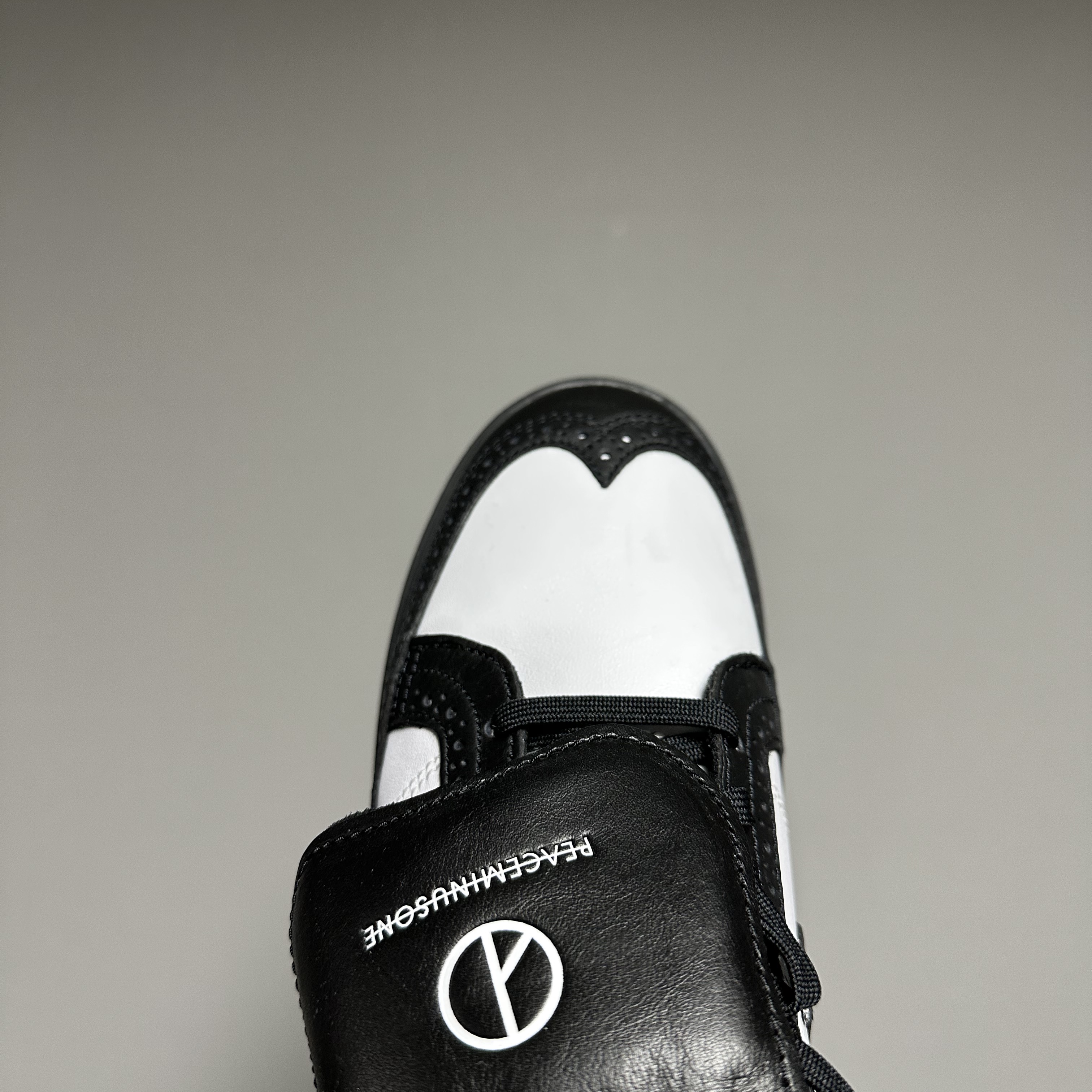 Nike x Peaceminusone Kwondo1 Black and White 착용 스타일 - 3