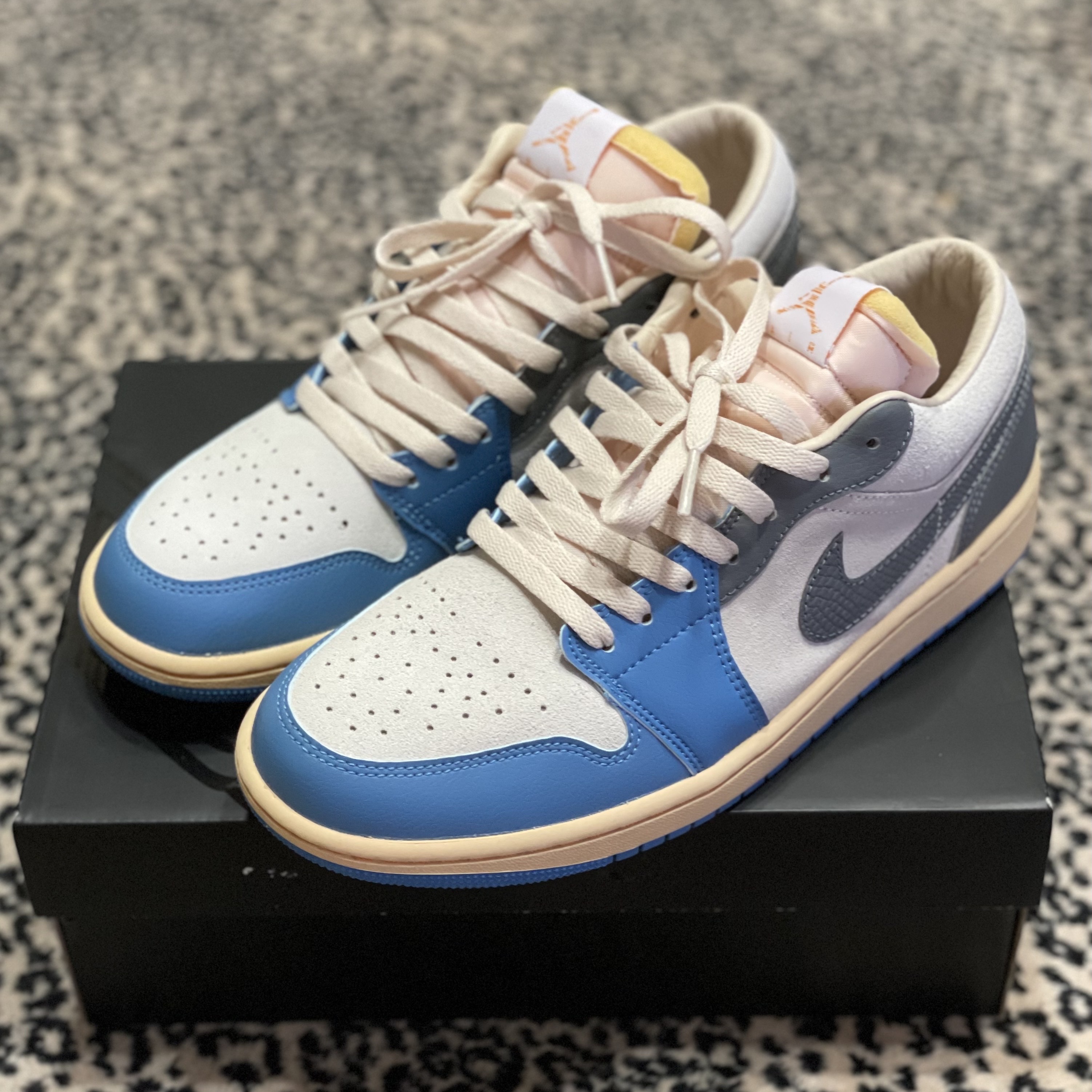 Jordan 1 Low SE Tokyo 96 착용 스타일 - 1