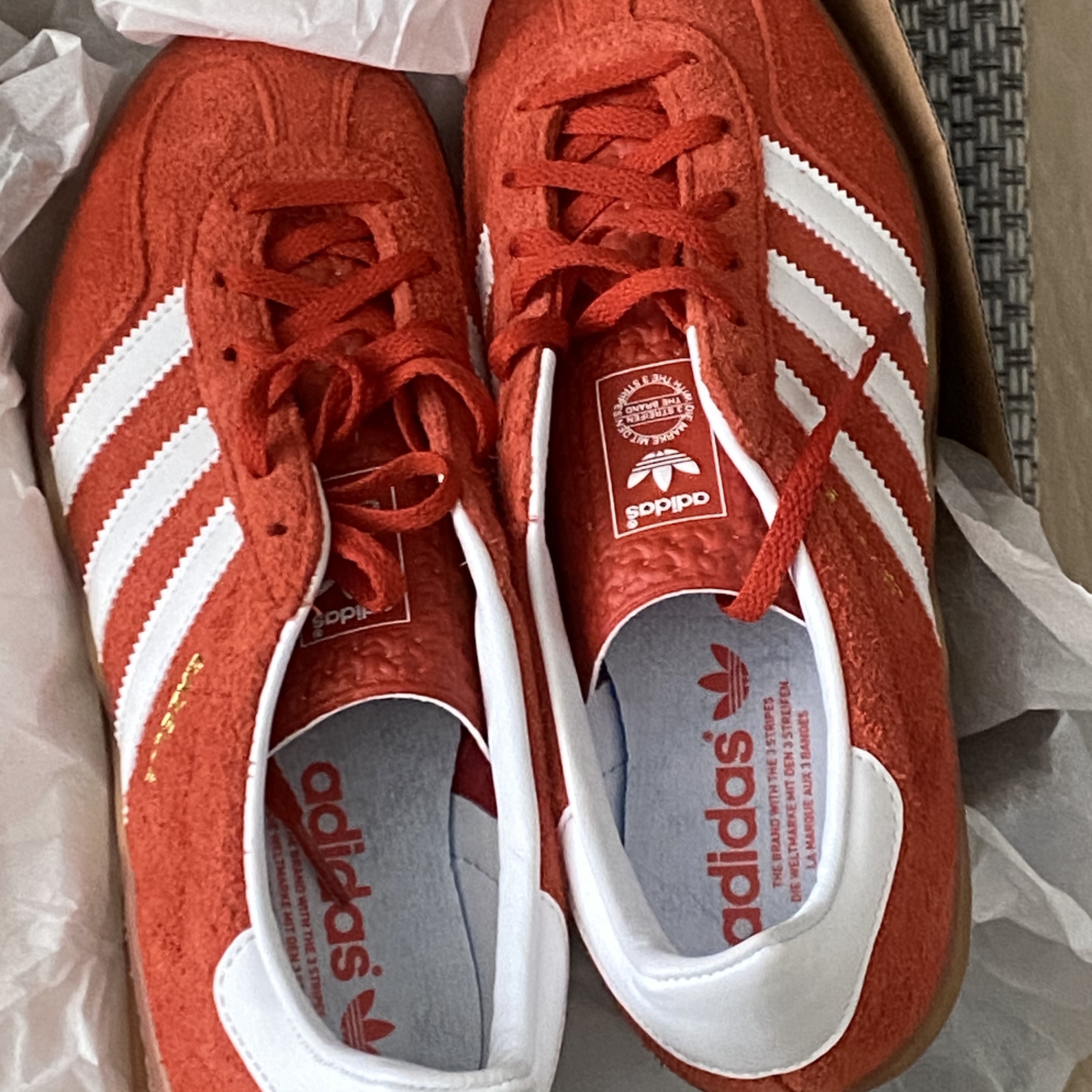 (W) Adidas Gazelle Indoor Bold Orange Cloud White 착용 스타일