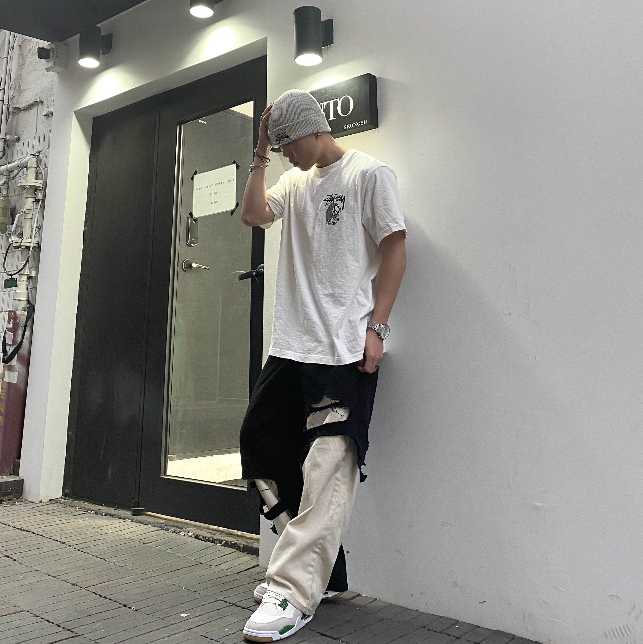Jordan 4 x Nike SB Retro SP Pine Green, Stussy Big Basic Thinsulate Beanie Off White 착용 스타일 - 2