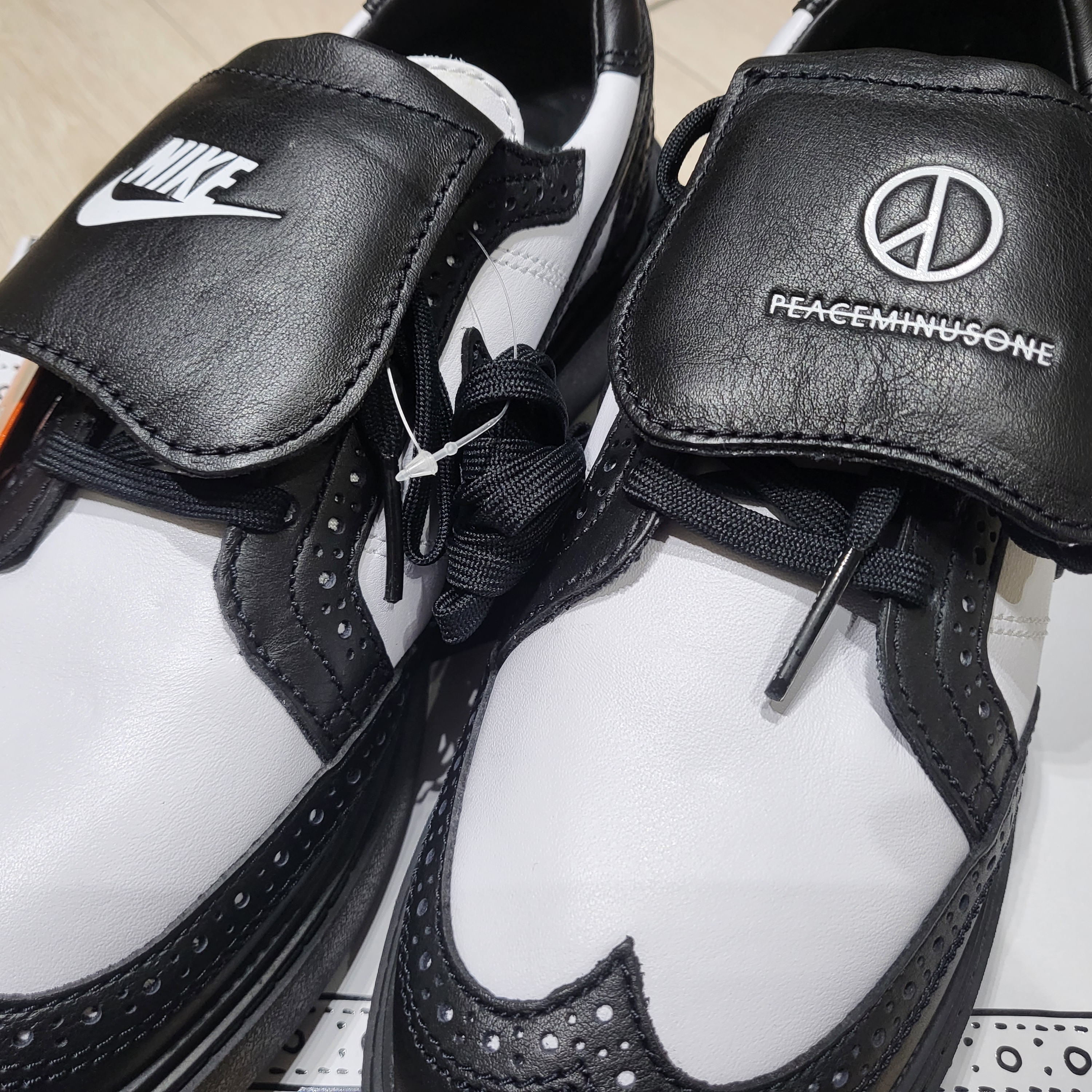 Nike x Peaceminusone Kwondo1 Black and White 착용 스타일 - 2