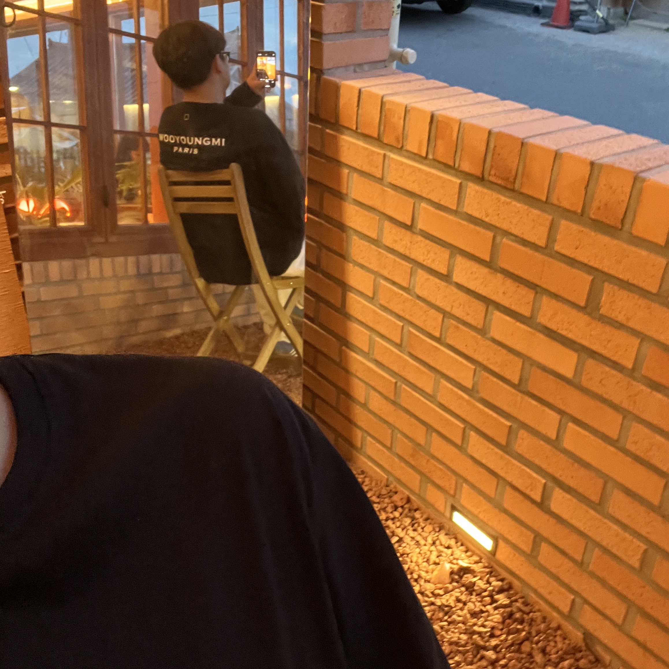 Wooyoungmi Cotton Long Sleeve Back Logo T-Shirt Black - 22FW 착용 스타일