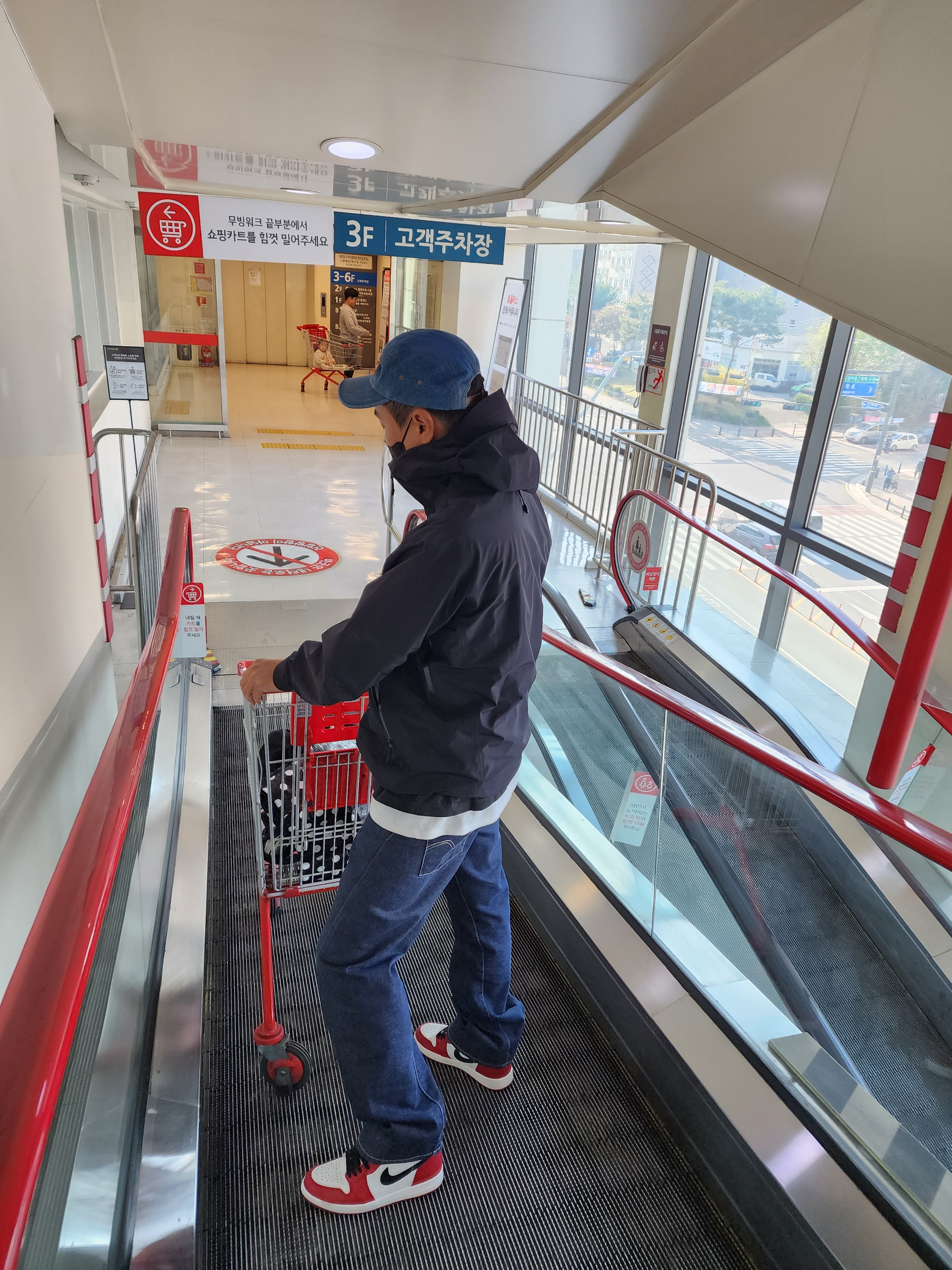 Jordan 1 Retro High OG Chicago 2022, Supreme Washed Chino Twill Camp Cap Denim - 22FW 착용 스타일 - 2