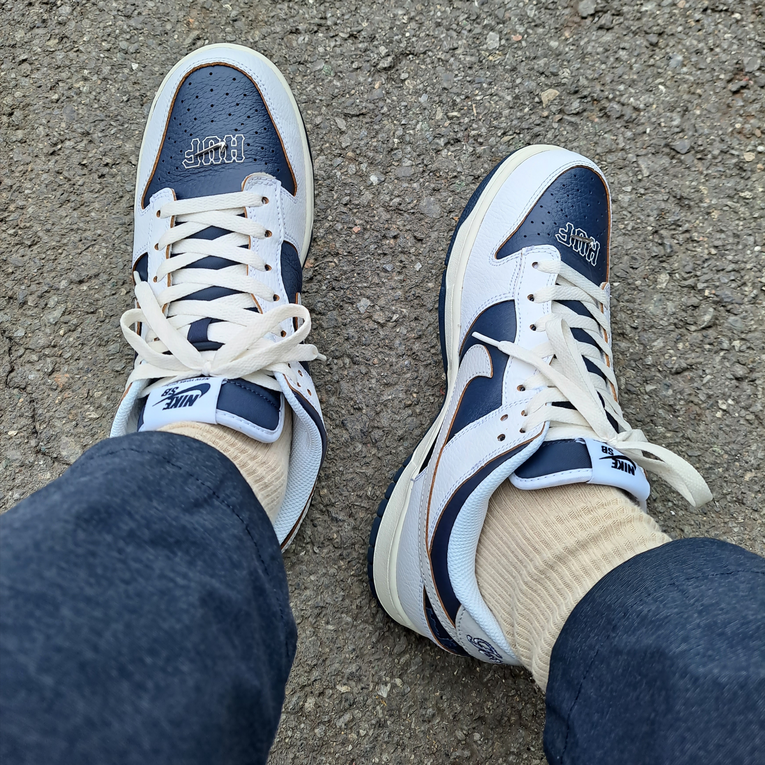 Nike x HUF SB Dunk Low New York 착용 스타일