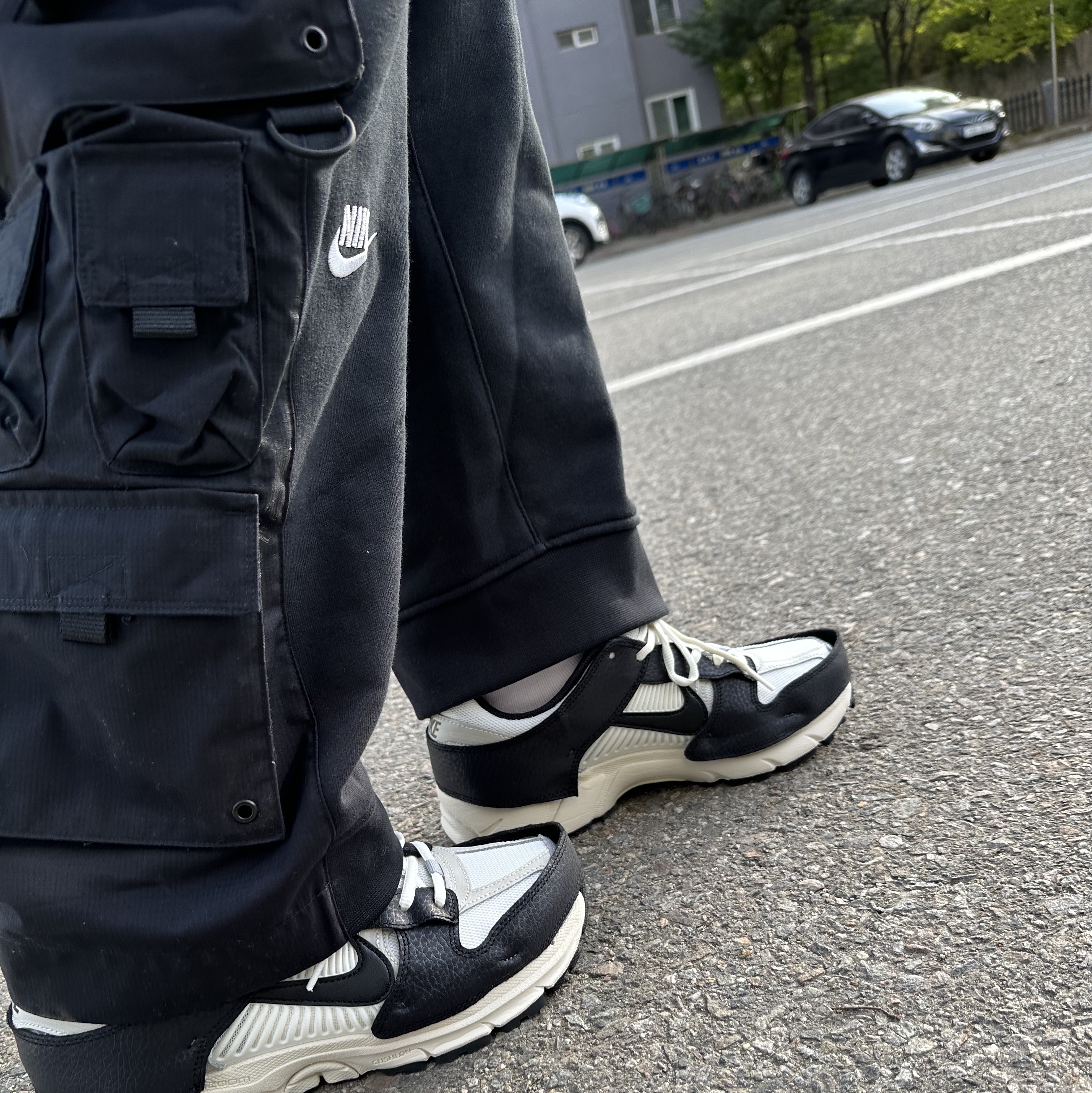 (W) Nike Zoom Vomero 5 Wolf Grey and Black, Nike x Peaceminusone Wide Pants Black (DR0096-010) 착용 스타일