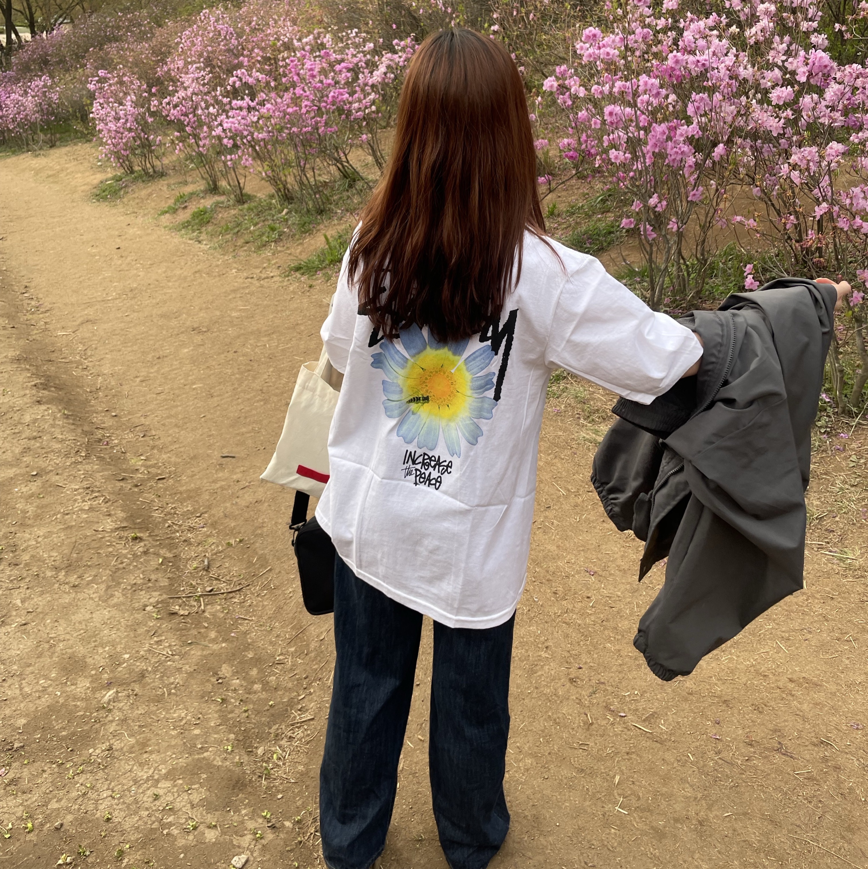 Stussy ITP Flower T-Shirt White 착용 스타일