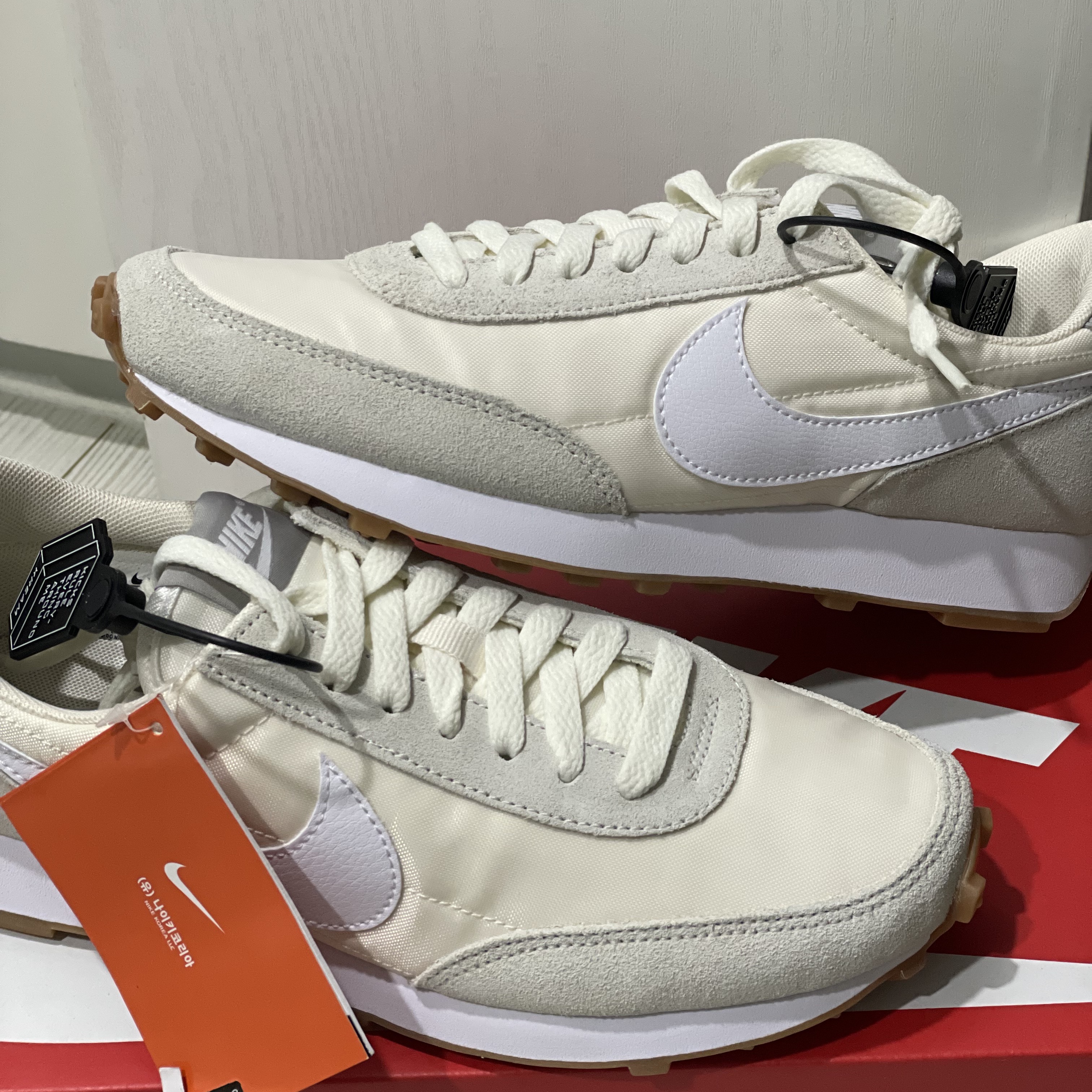 (W) Nike Daybreak Summit White 착용 스타일