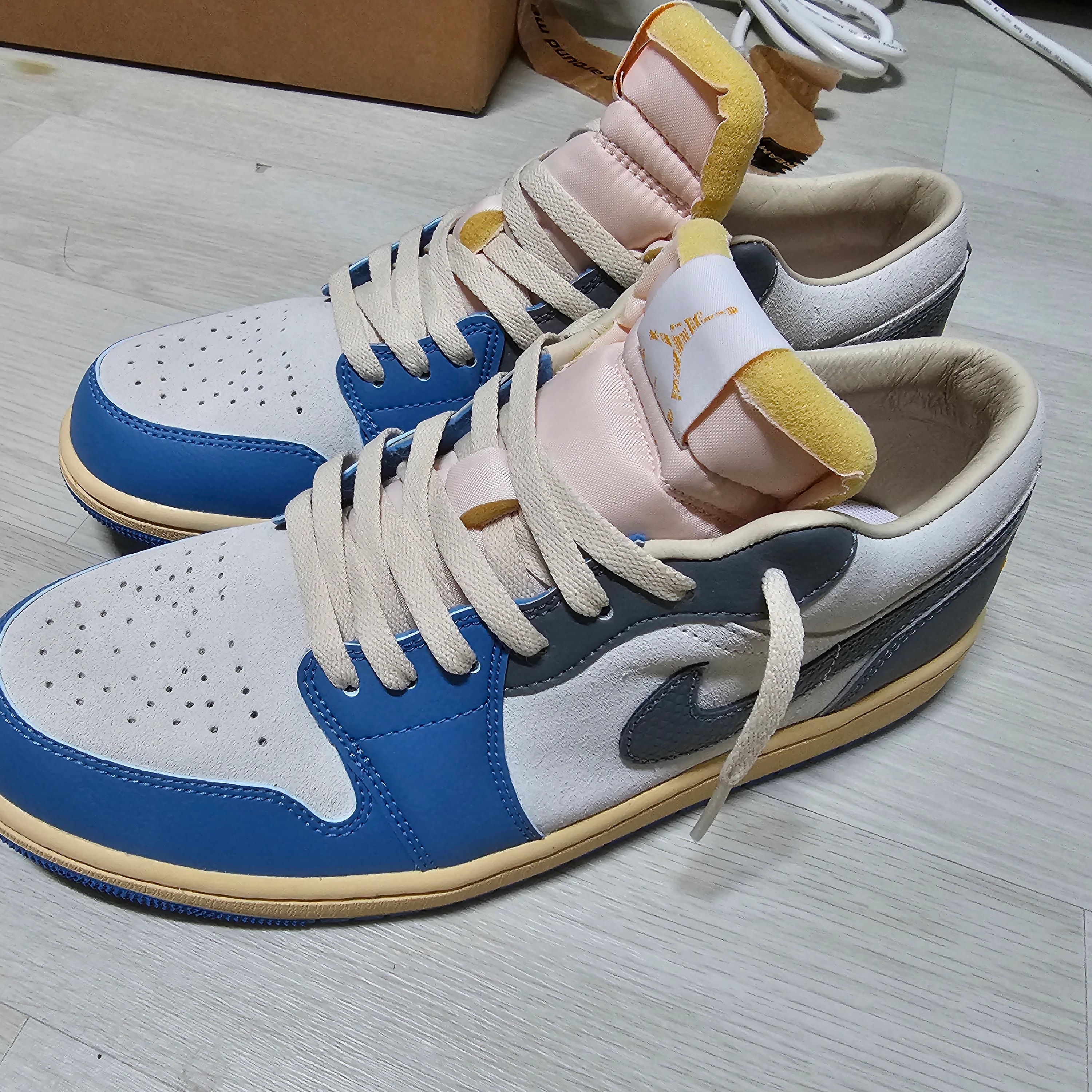 Jordan 1 Low SE Tokyo 96 착용 스타일 - 2