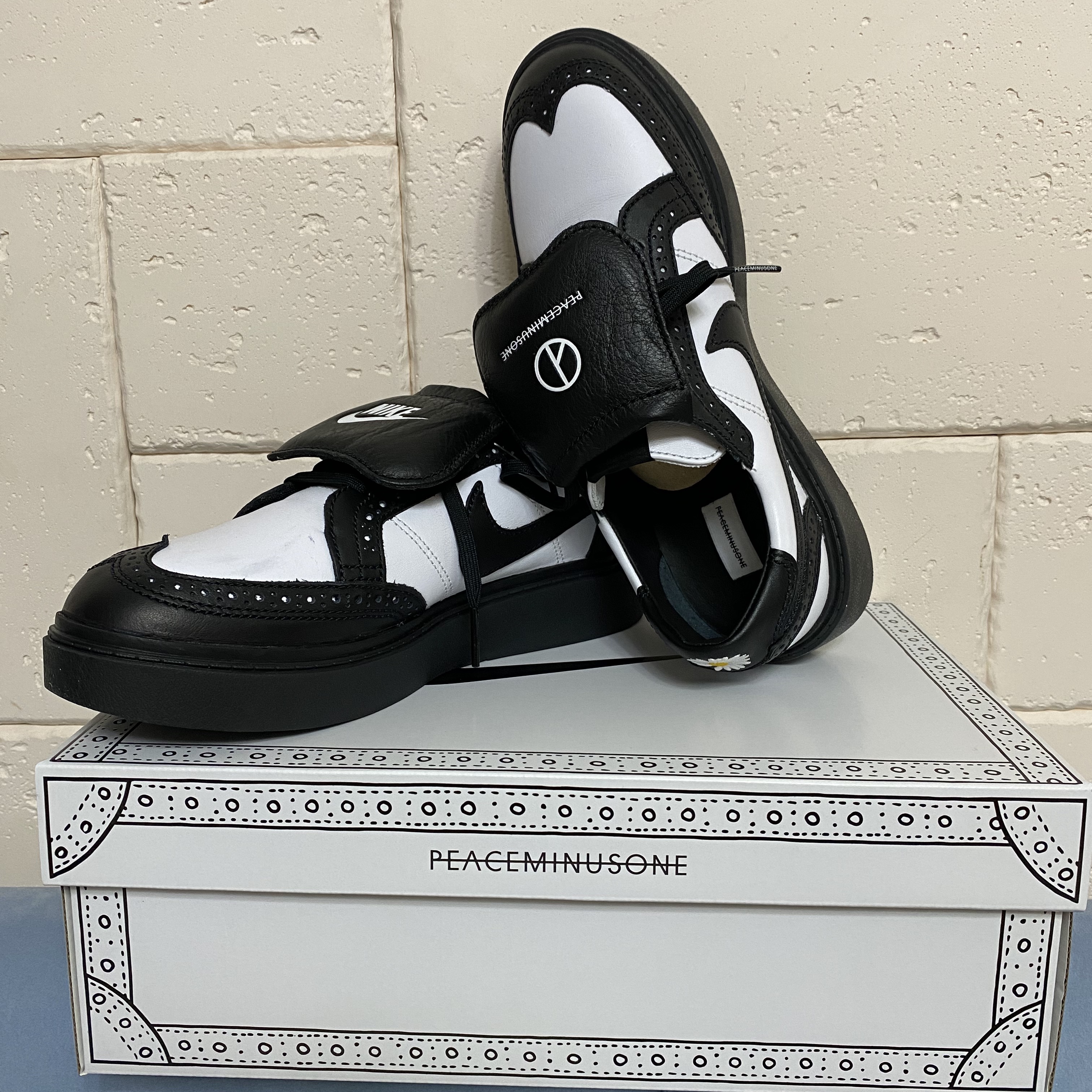 Nike x Peaceminusone Kwondo1 Black and White 착용 스타일 - 1