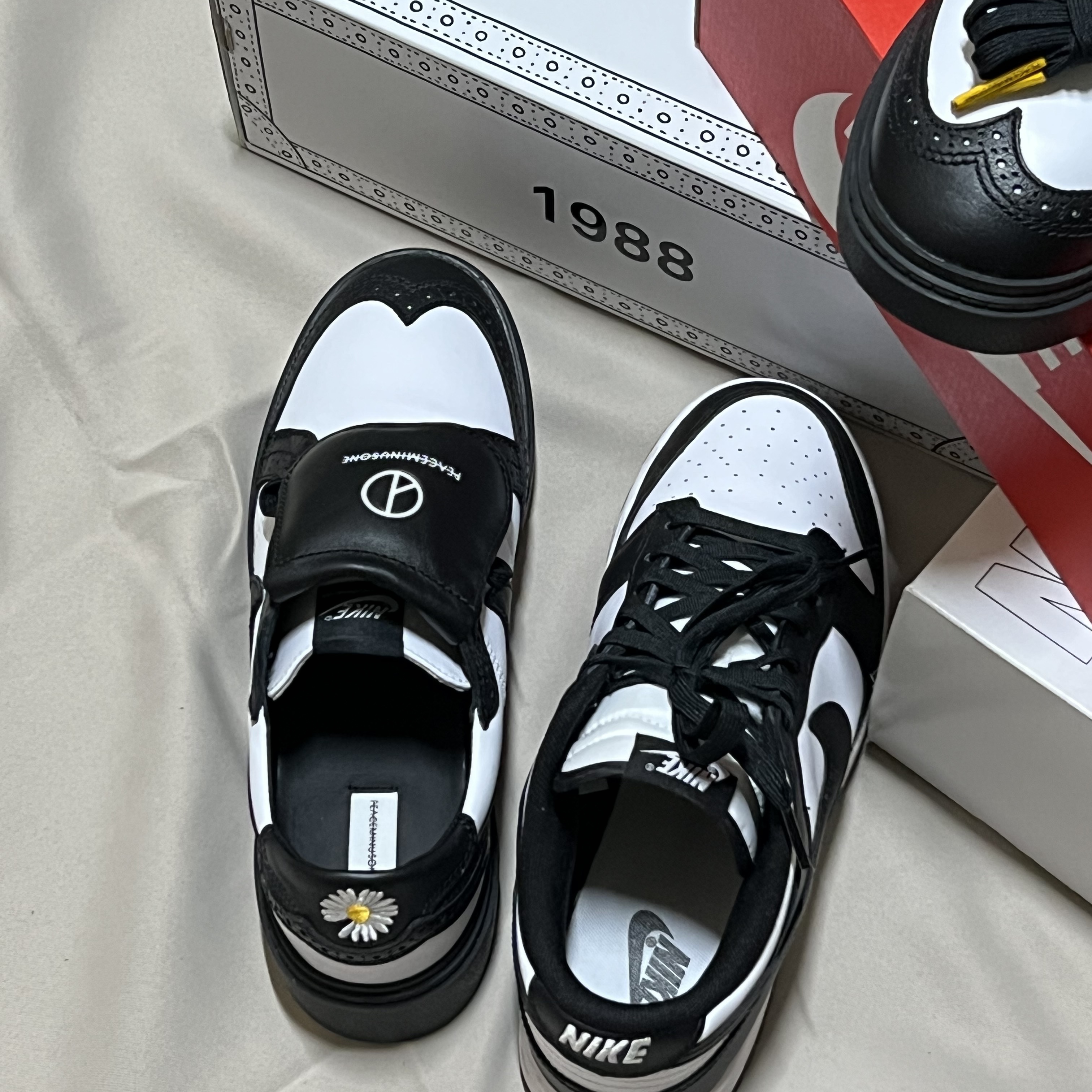 Nike x Peaceminusone Kwondo1 Black and White, Nike Dunk Low Retro Black 착용 스타일 - 1