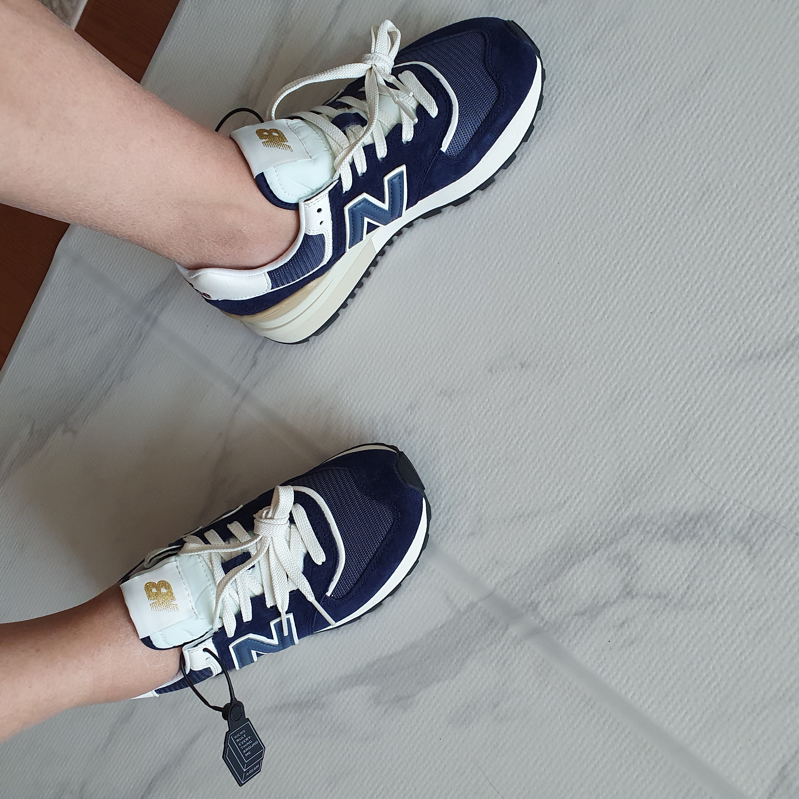 New Balance 574 Legacy Navy 착용 스타일 - 3